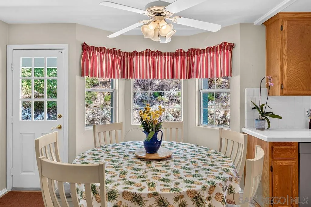 https://cdn.realtyfeed.com/cdn/127/260019363/1c06d3395cff8a53c7af368b8990daf4.webp