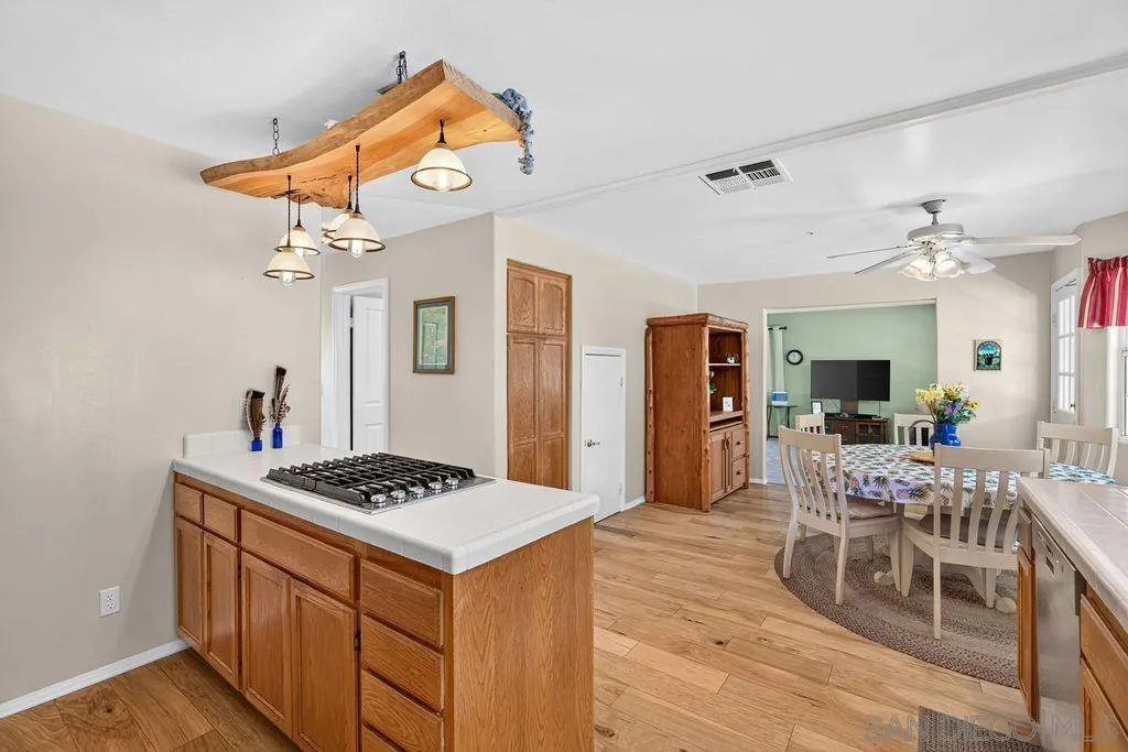 https://cdn.realtyfeed.com/cdn/127/260019363/29a60c1d70e13d921b6e45b651f5348b.webp
