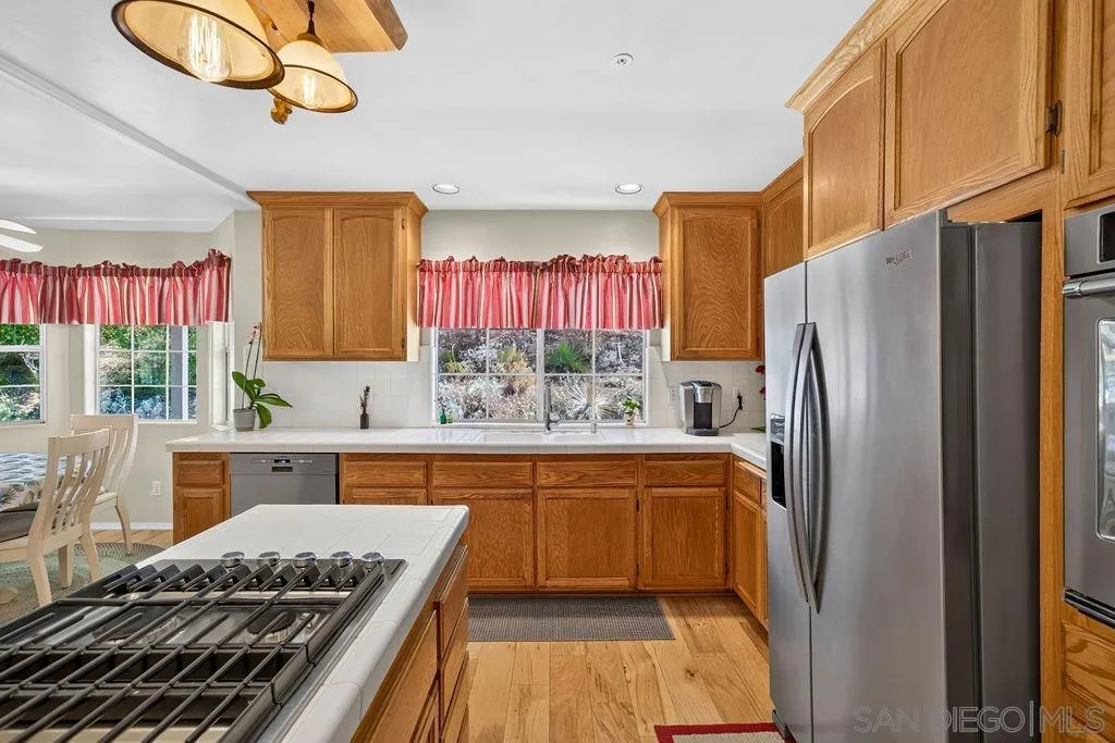 https://cdn.realtyfeed.com/cdn/127/260019363/6295393661d9cd13ef4f3d341f055fdf.webp