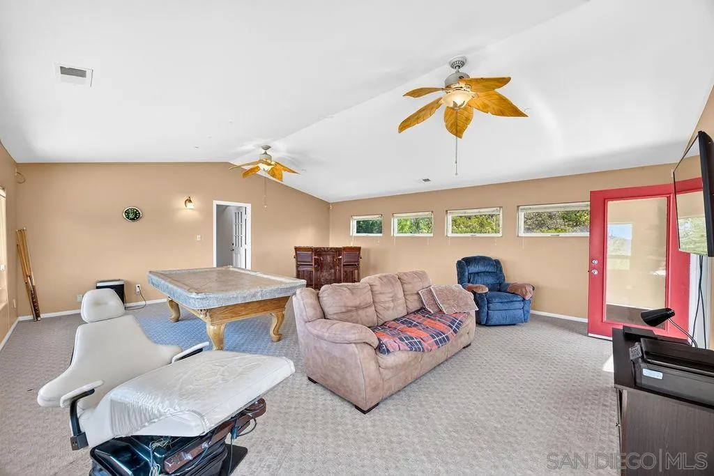 https://cdn.realtyfeed.com/cdn/127/260019363/8db4ea6624b84a35bd05bf8798626b57.webp