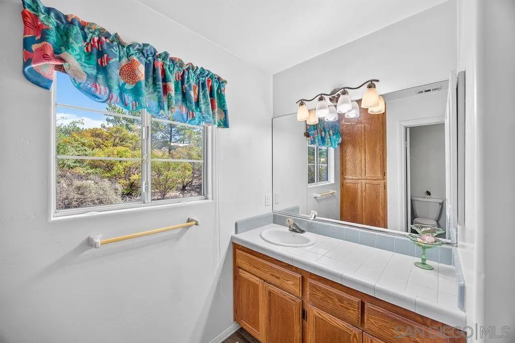 https://cdn.realtyfeed.com/cdn/127/260019363/8e18cc4a07098cafa011481167fbf2a6.webp
