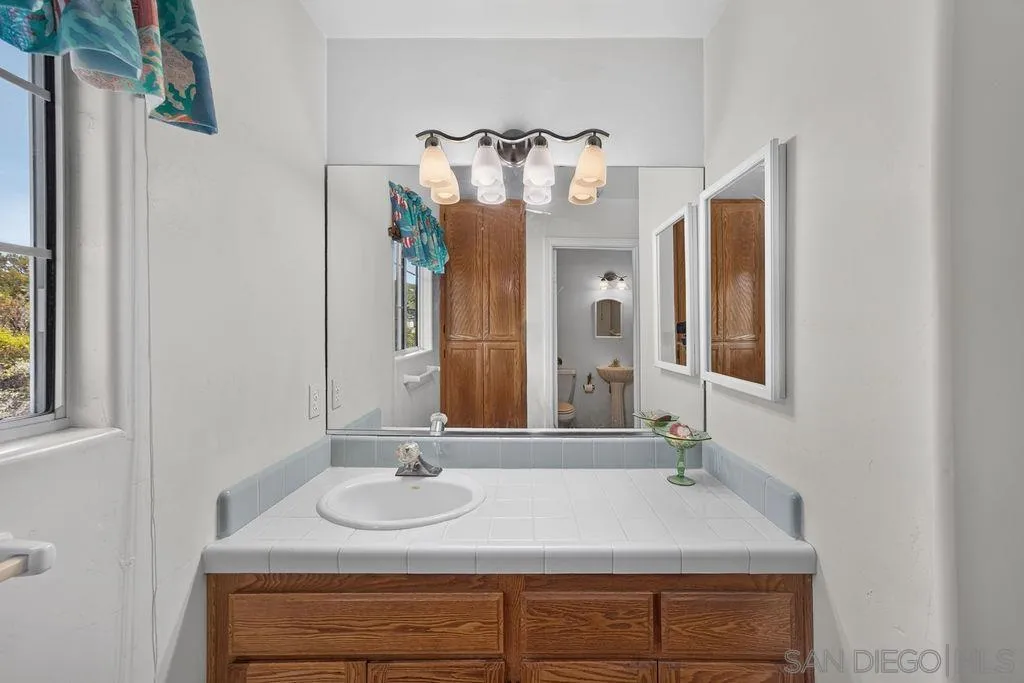 https://cdn.realtyfeed.com/cdn/127/260019363/a66ec1dbb6588426bfbf332a59735acd.webp