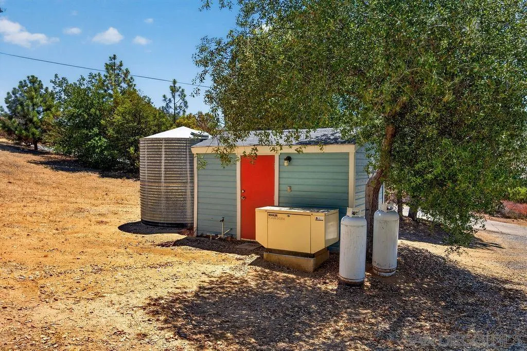 https://cdn.realtyfeed.com/cdn/127/260019363/f960bc5ae739fb58e0d7e6911fb94604.webp