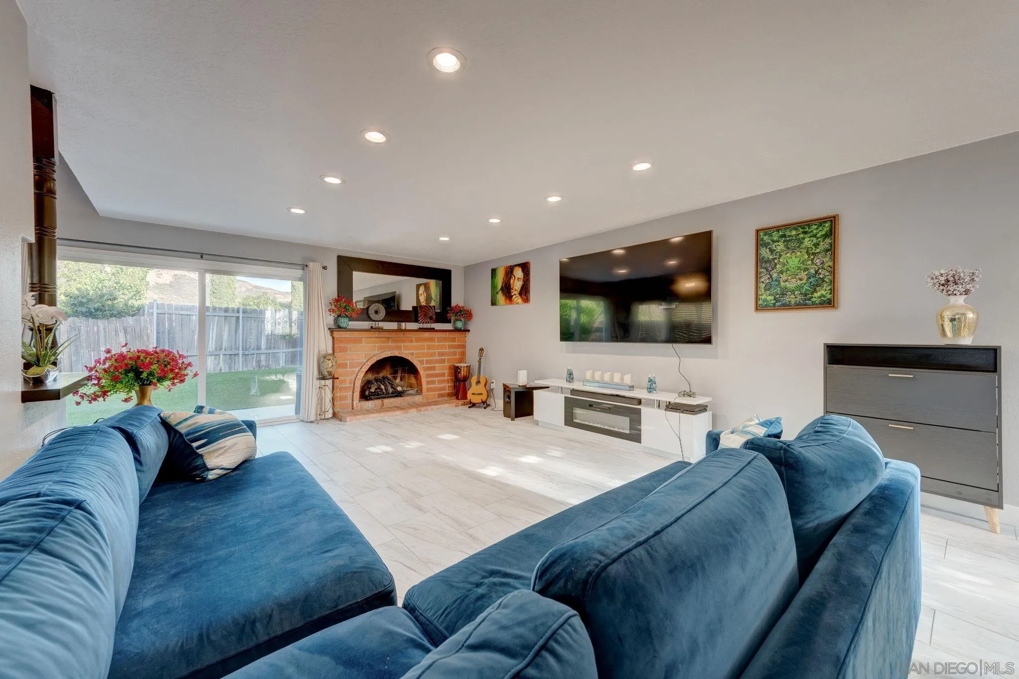 https://cdn.realtyfeed.com/cdn/127/260019365/34222b12d5e28219d3c0b6e2a8b0c366.webp