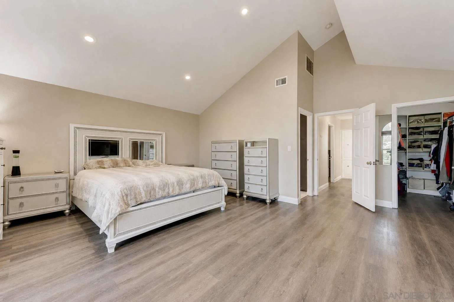 8065 El Extenso, San Diego, CA 92119 - Photo 2 of 42, San Diego, CA