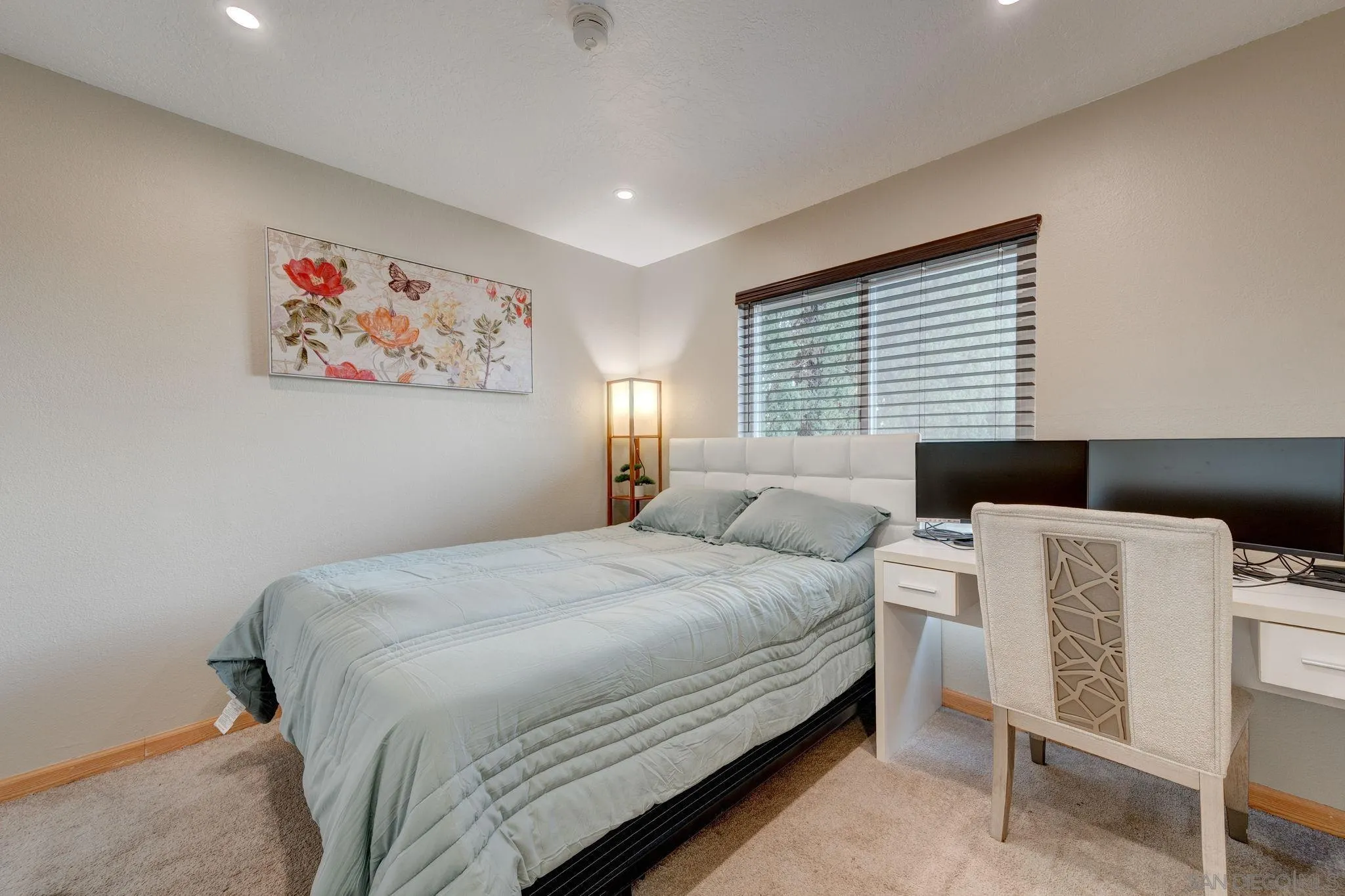 https://cdn.realtyfeed.com/cdn/127/260019365/7ef2e0cdda4a64f5ddba097e86de2609.webp