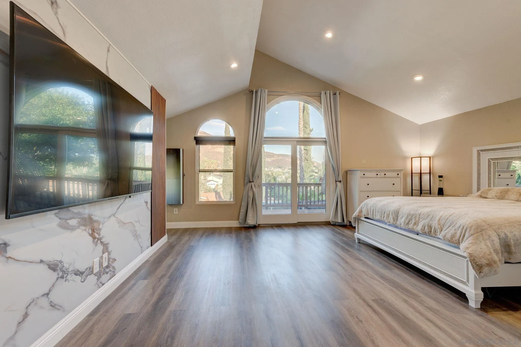 https://cdn.realtyfeed.com/cdn/127/260019365/91d4cb7ad49e11a50fff5fb96b3b3fda.webp