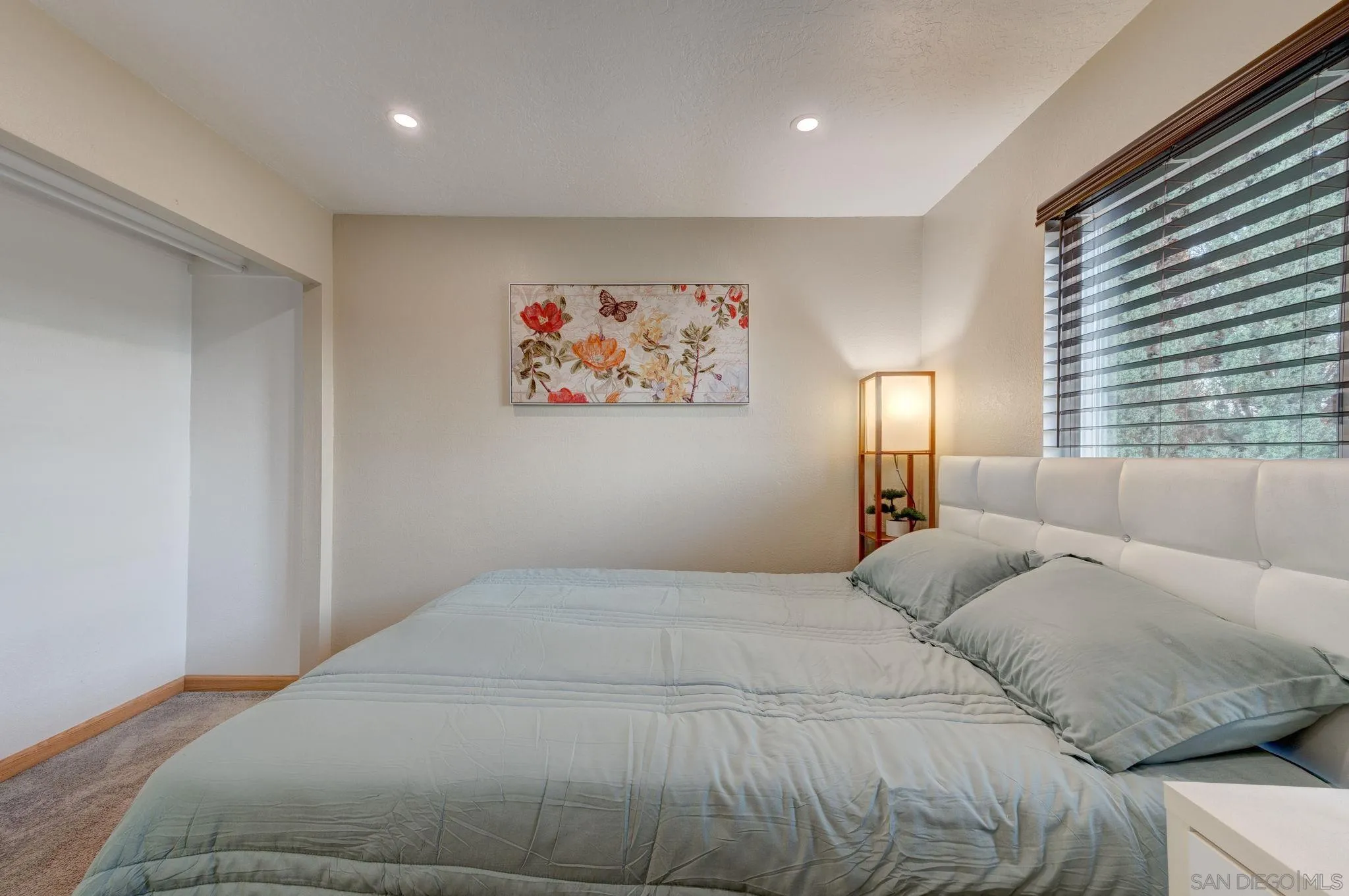 https://cdn.realtyfeed.com/cdn/127/260019365/e32d3f8b26a5808b8e577068f108126e.webp
