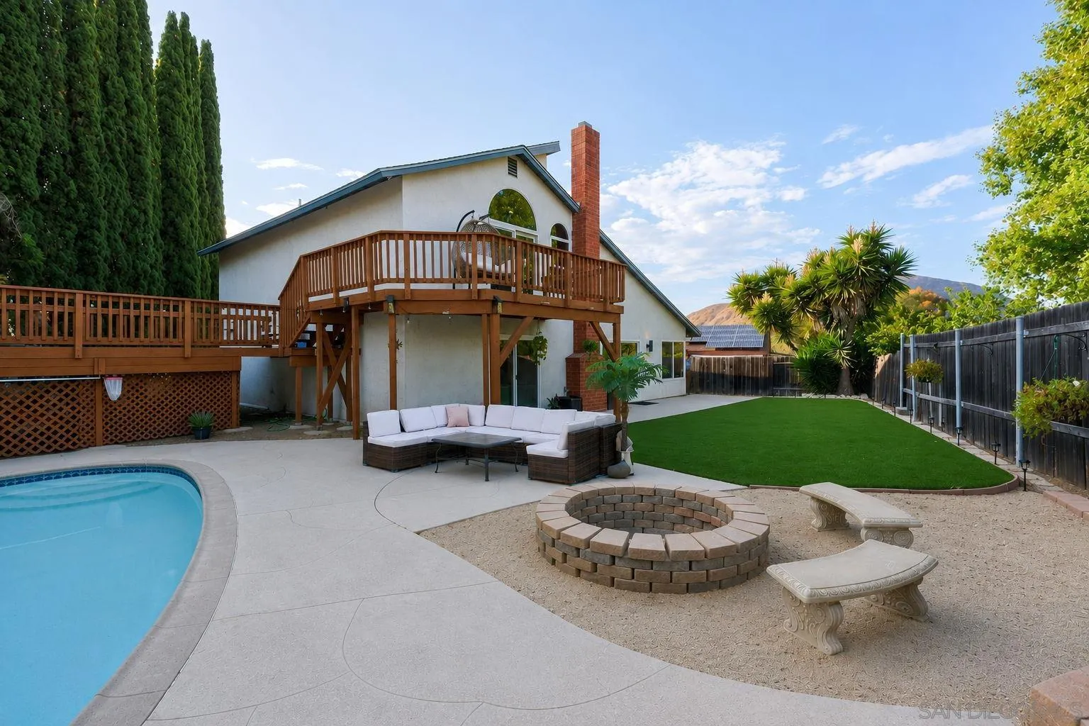 https://cdn.realtyfeed.com/cdn/127/260019365/fcb277a1bf9ec7b942b1cad63d456b2f.webp