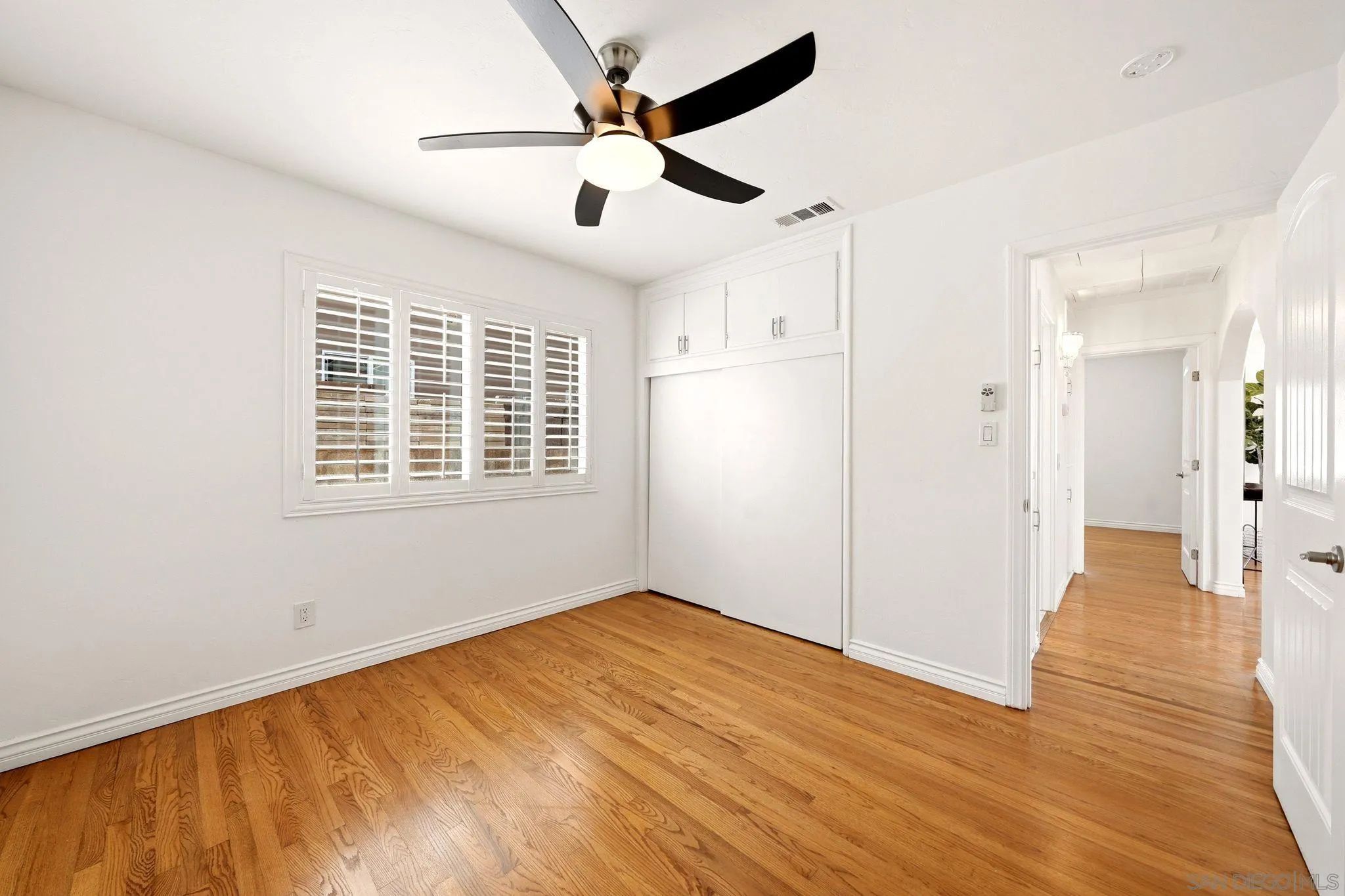 https://cdn.realtyfeed.com/cdn/127/260019366/00c08bb335df3d2376e386c87b2c3505.webp