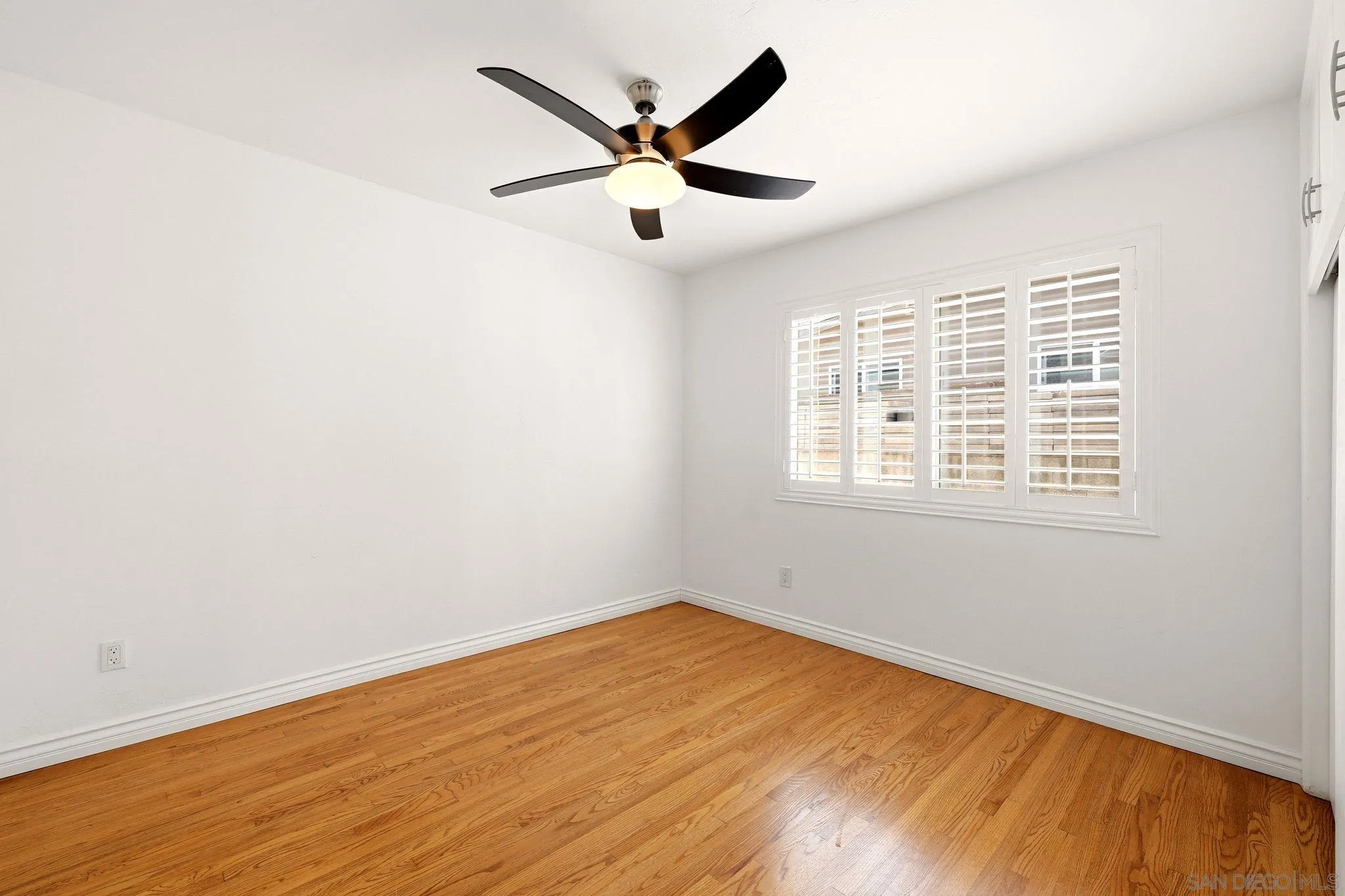 https://cdn.realtyfeed.com/cdn/127/260019366/2d9b0199d63772efe4118885b98a9256.webp
