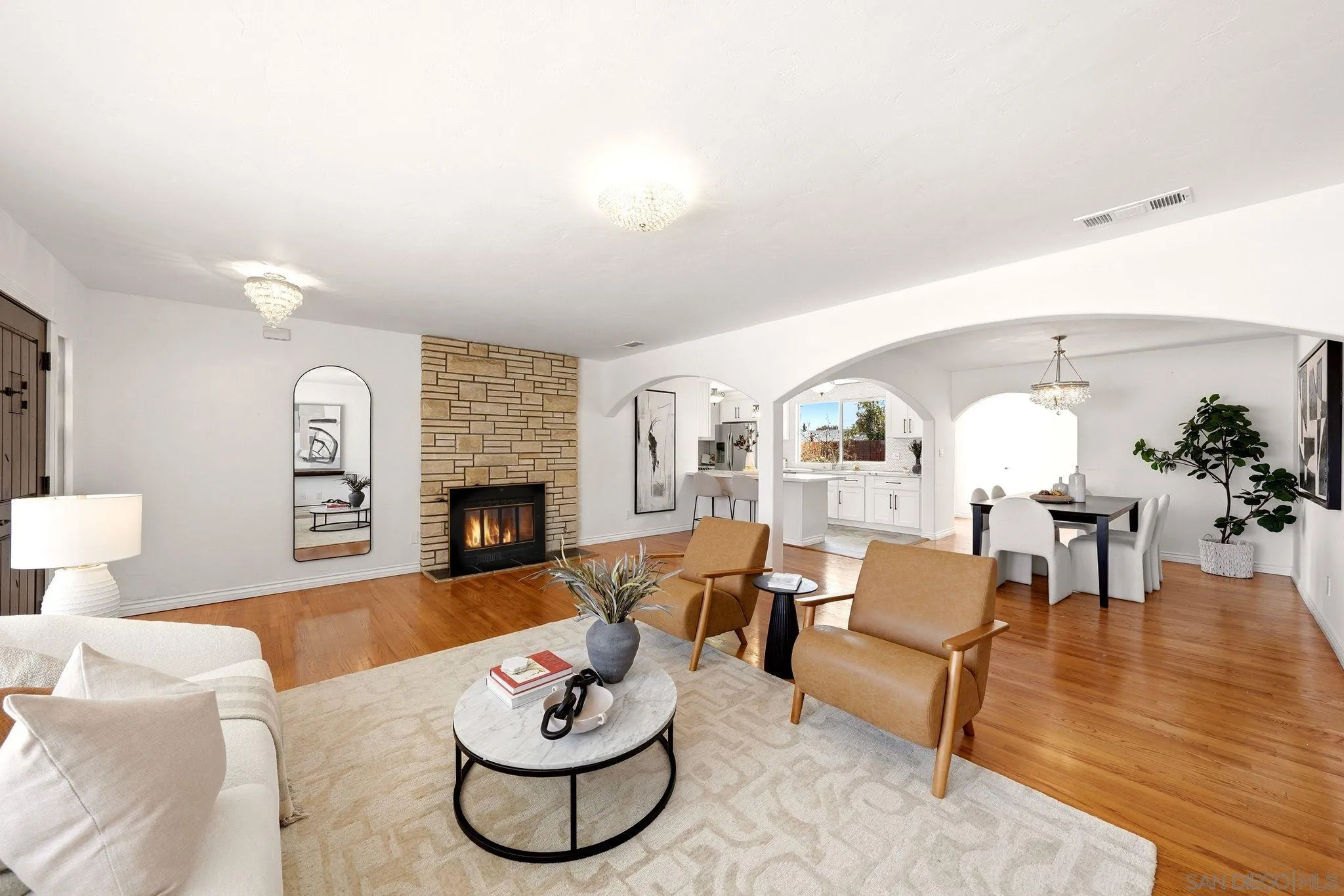 https://cdn.realtyfeed.com/cdn/127/260019366/36ea655ad6892497f2a4515b30ba8659.webp