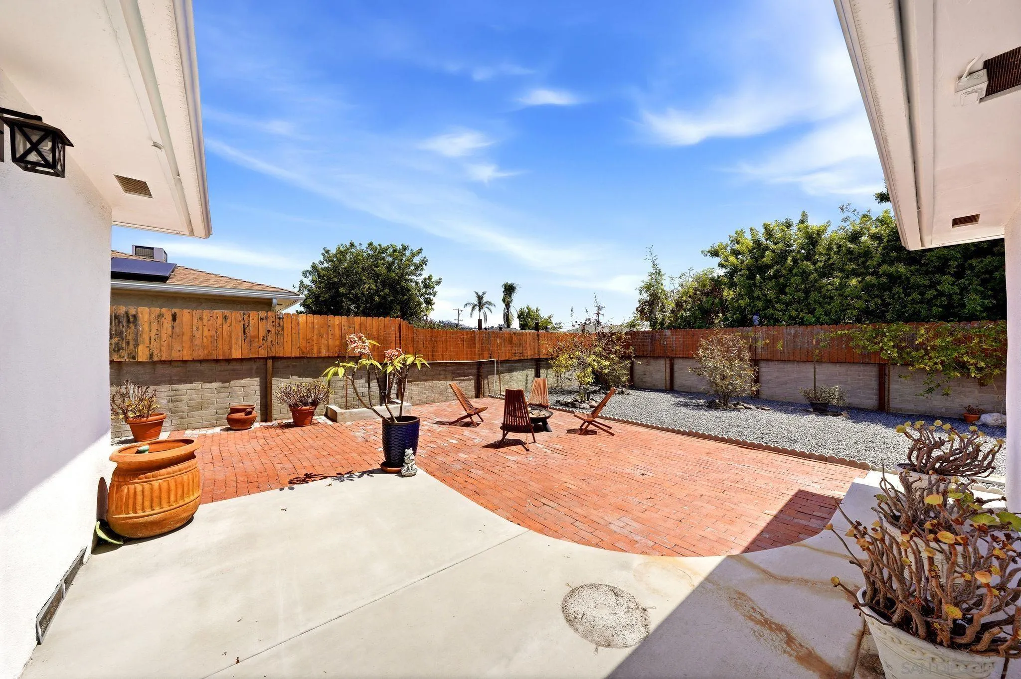 https://cdn.realtyfeed.com/cdn/127/260019366/cdc28c1bbfbe6a8ca7b1f05ef0a514e2.webp