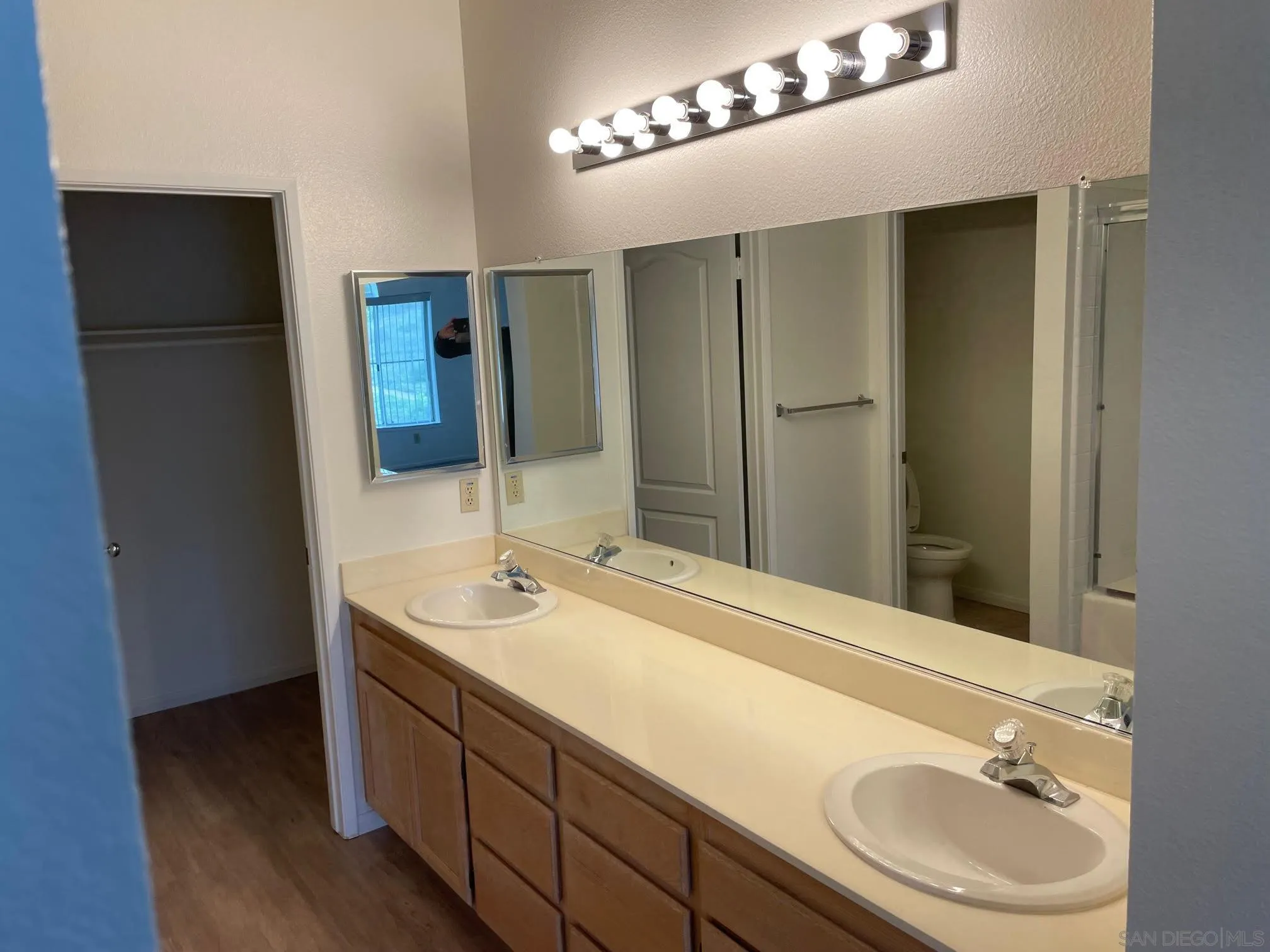 Photo #12: 260019373 Listing: Photo #12