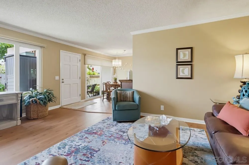 https://cdn.realtyfeed.com/cdn/127/260019374/1549a3eb3bd6793caf7b74e0290a1481.webp