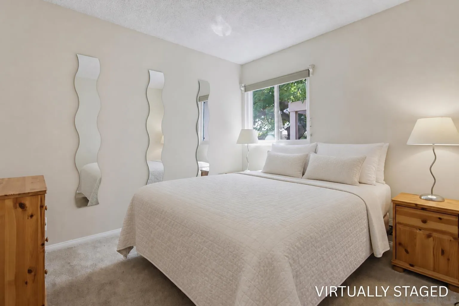 https://cdn.realtyfeed.com/cdn/127/260019374/317d162d9c42544e12b88bbccb0fa57f.webp