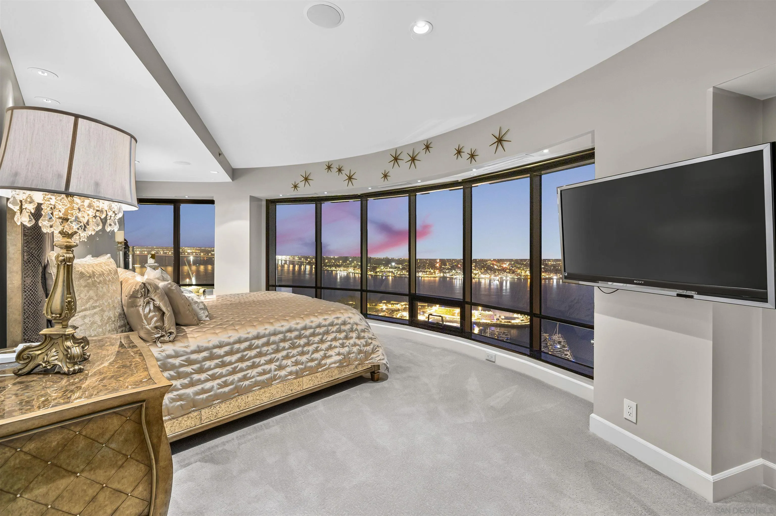 https://cdn.realtyfeed.com/cdn/127/260019375/377a5a860b998b0901b83e32661d1971.webp