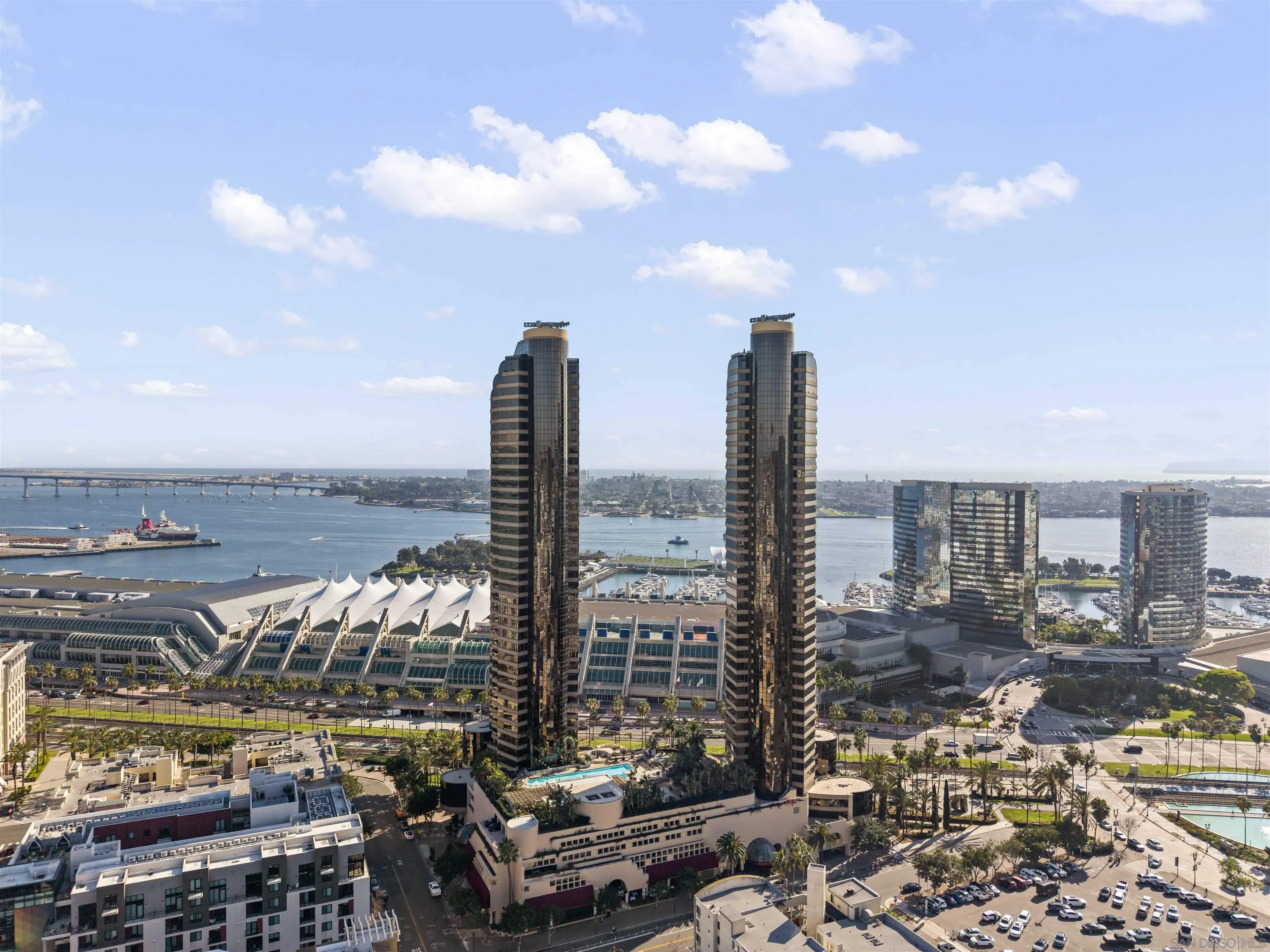 https://cdn.realtyfeed.com/cdn/127/260019375/60b673b54eeeaaf250cd07d495b65ed9.webp