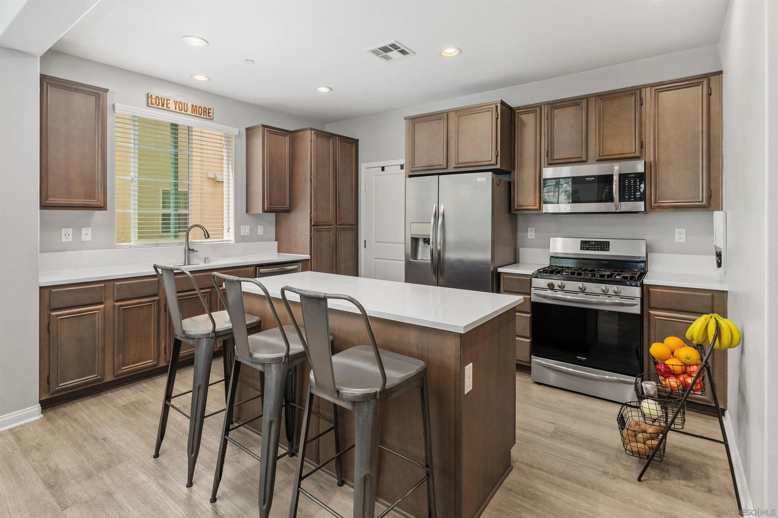 https://cdn.realtyfeed.com/cdn/127/260019378/033cbcdc170636066a195e0f1f84c791.webp