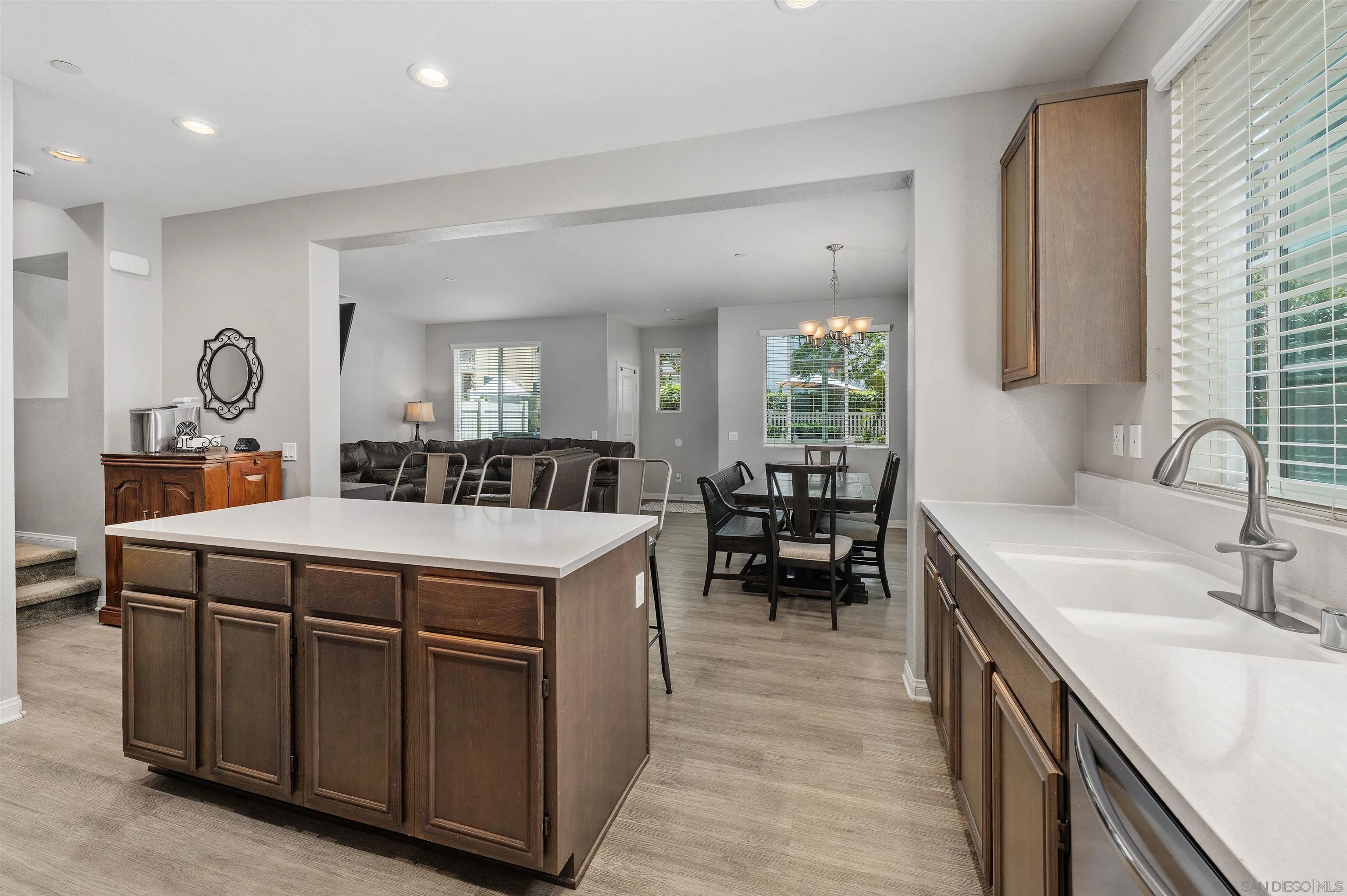 https://cdn.realtyfeed.com/cdn/127/260019378/4524c8fffcf0e0f9d4c0aad8a0ea1133.webp
