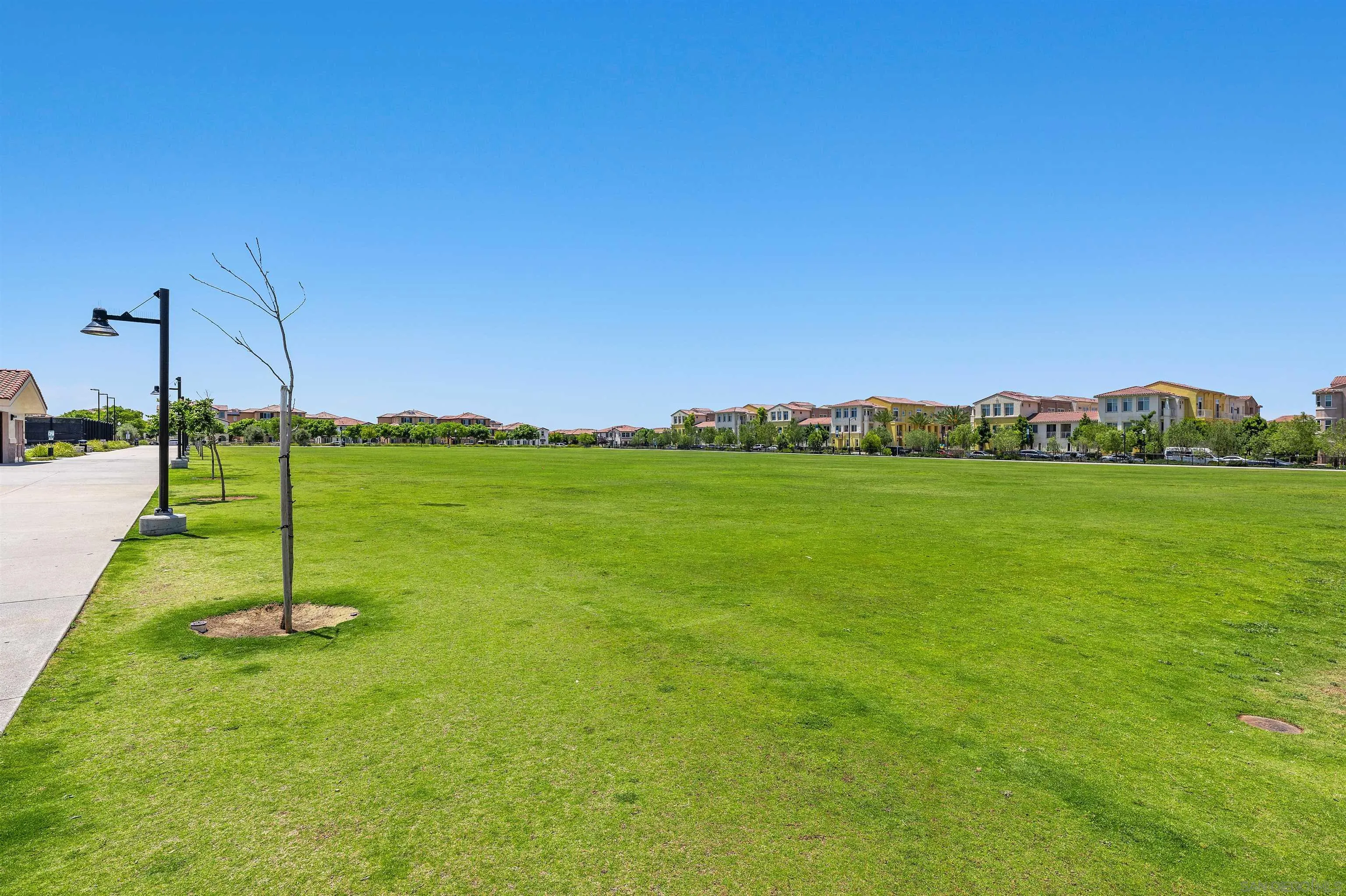 https://cdn.realtyfeed.com/cdn/127/260019378/46da921391c0f45c1cafdbb646692593.webp