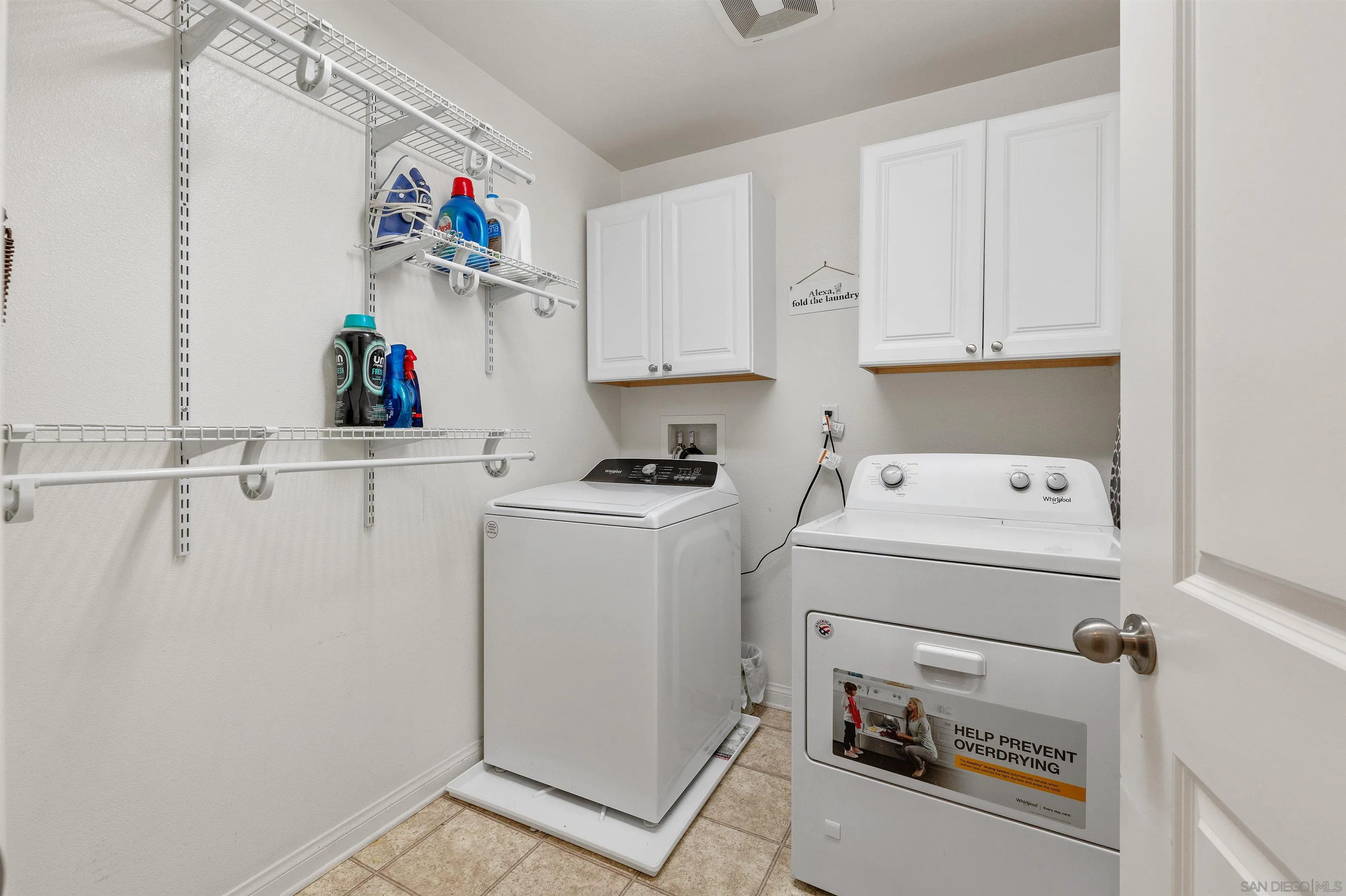 https://cdn.realtyfeed.com/cdn/127/260019378/749fc302065214da44fff4d1fabc15cd.webp