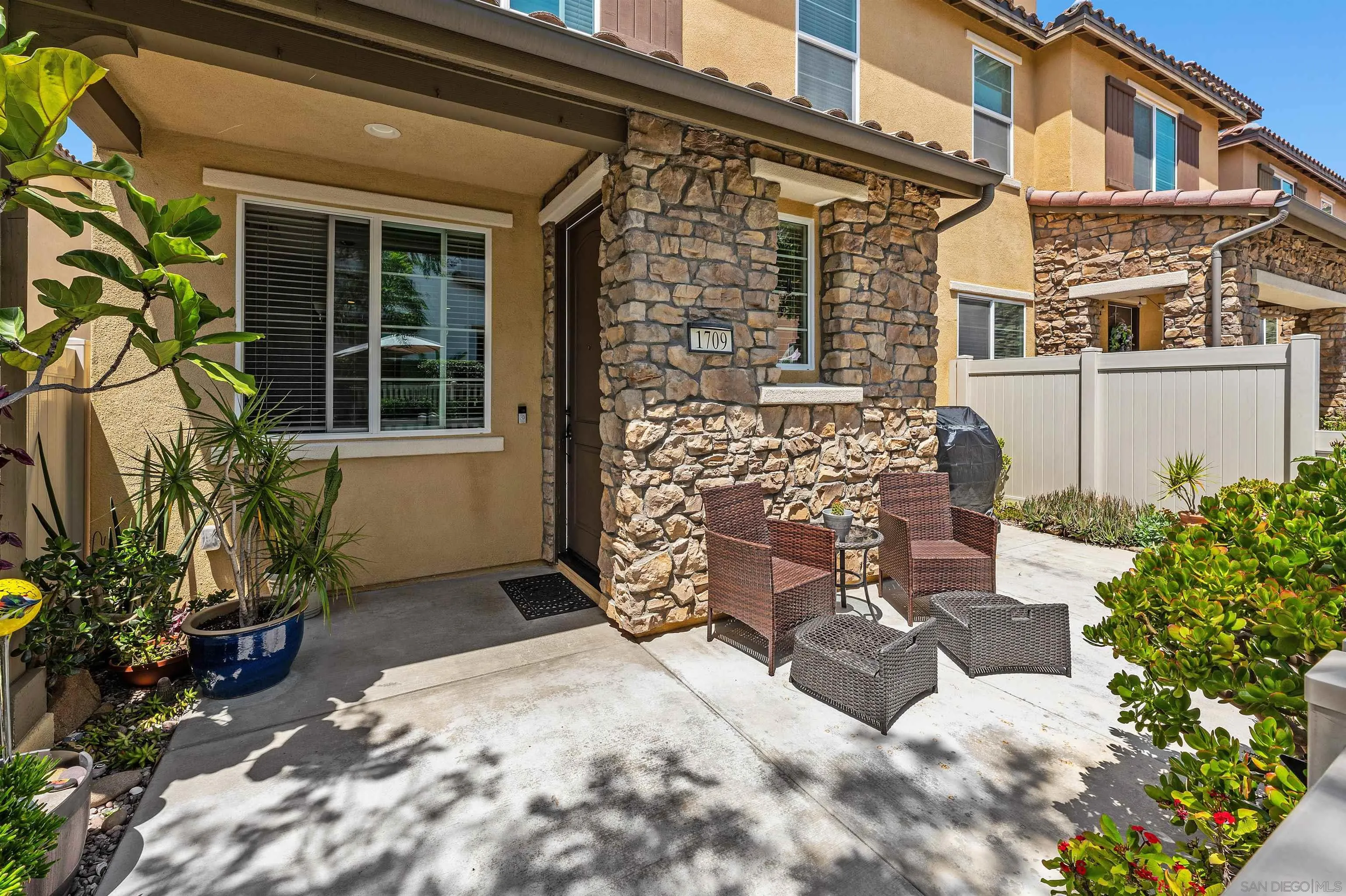 https://cdn.realtyfeed.com/cdn/127/260019378/ae4efea4d2d1dcca0d2c759830982661.webp