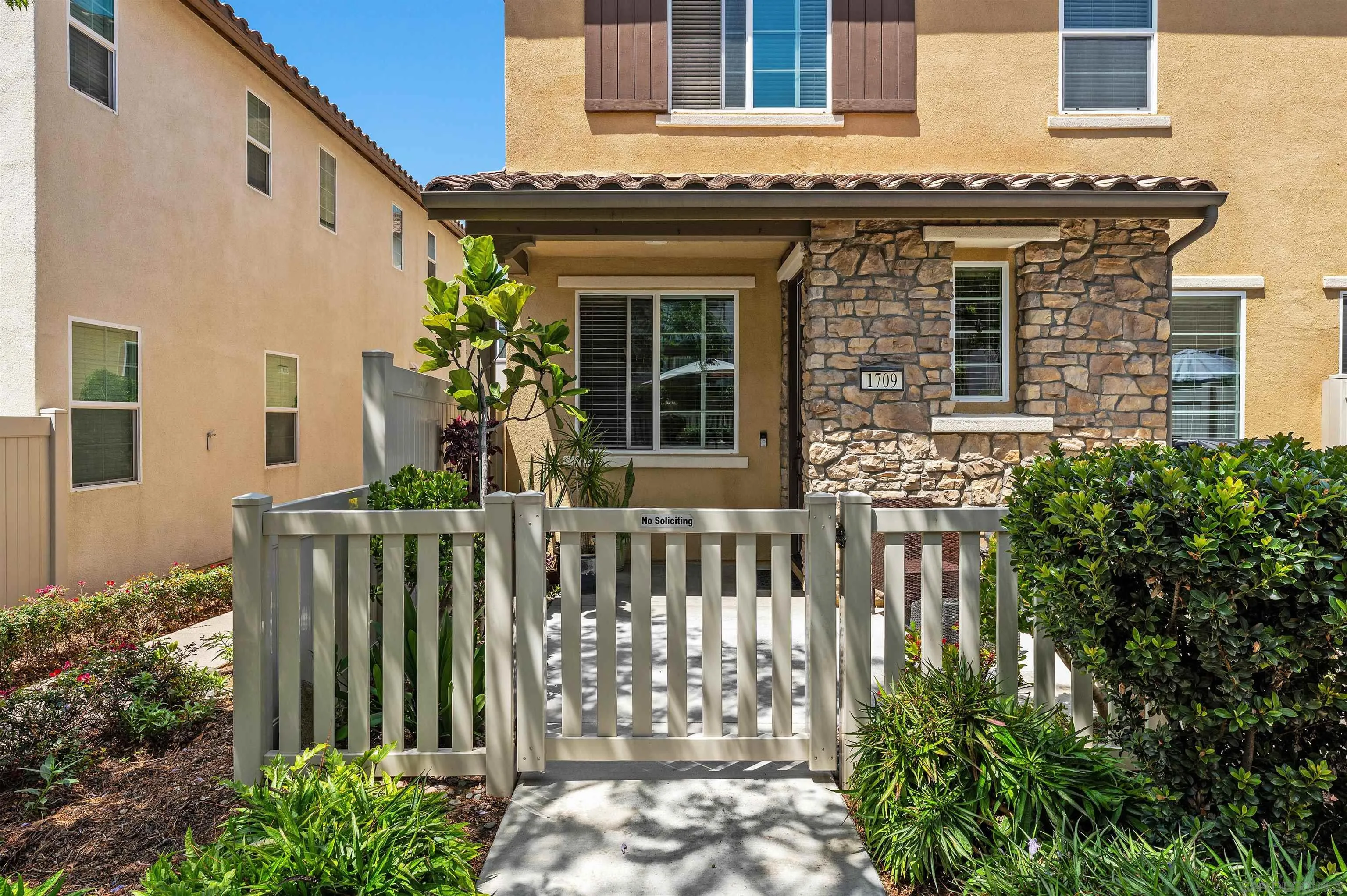 https://cdn.realtyfeed.com/cdn/127/260019378/bb73b80180eaf36401307b98a9c8ccfa.webp