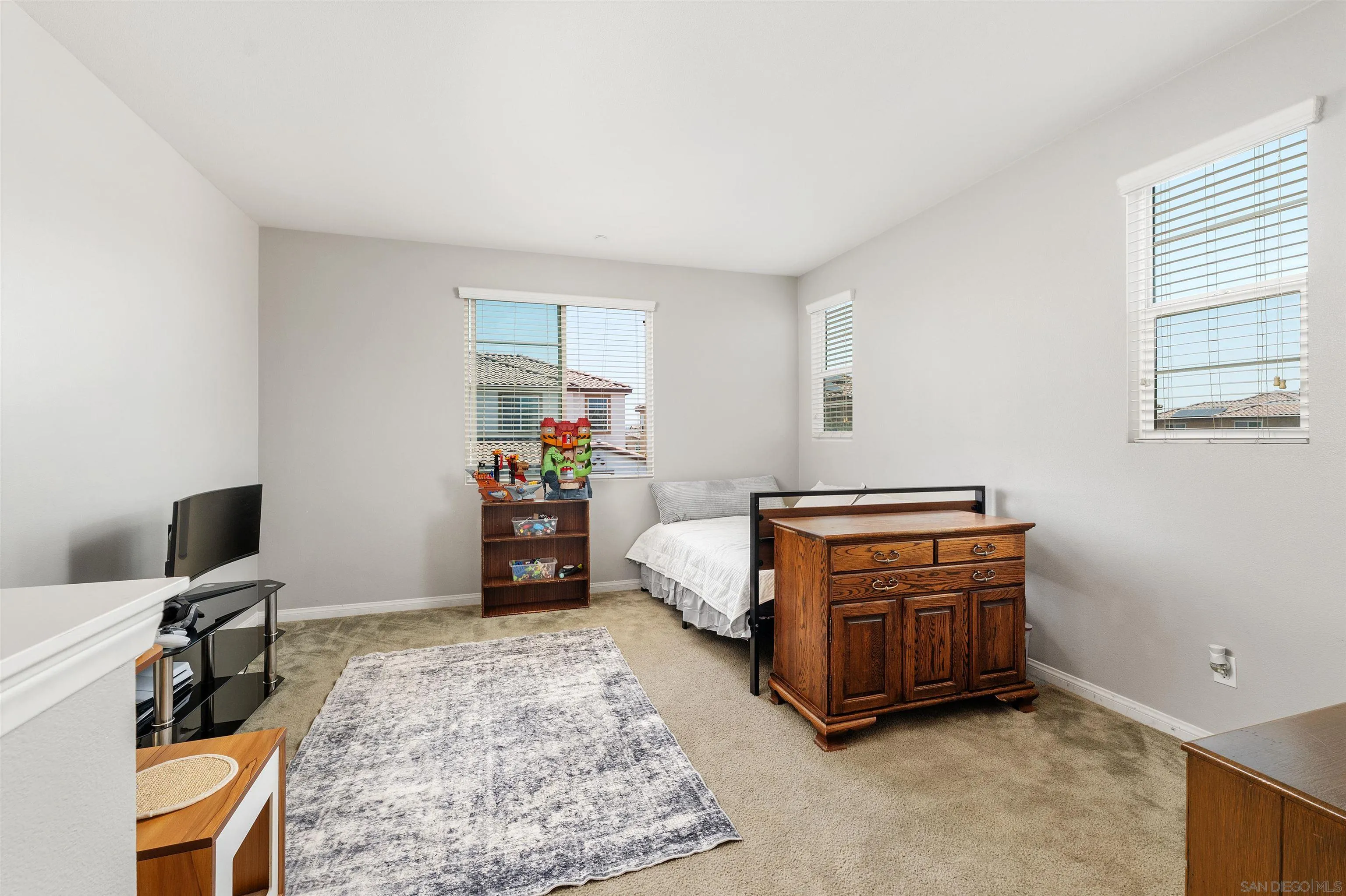 https://cdn.realtyfeed.com/cdn/127/260019378/f3737422133f0751b7cc8f1a4520af7c.webp