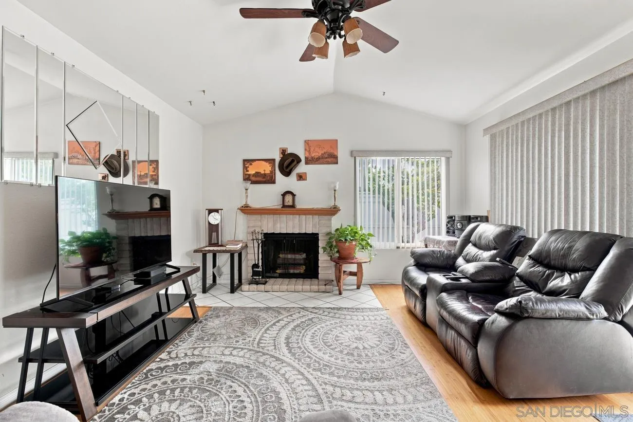 https://cdn.realtyfeed.com/cdn/127/260019379/0a96d3cf993165bd7e70ca6ab917a218.webp