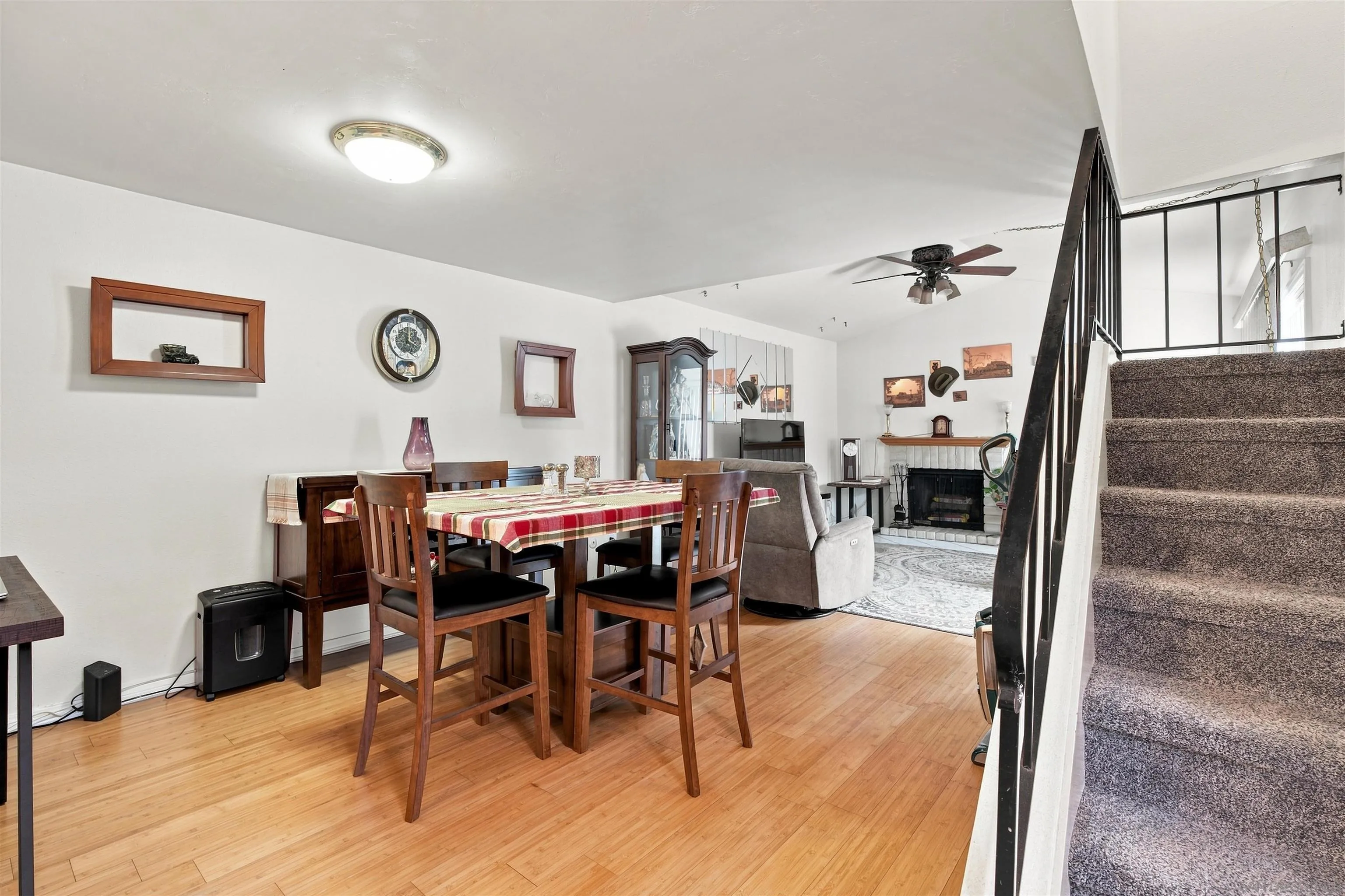 https://cdn.realtyfeed.com/cdn/127/260019379/648ea62b3c70cf79be57c143420a45f5.webp