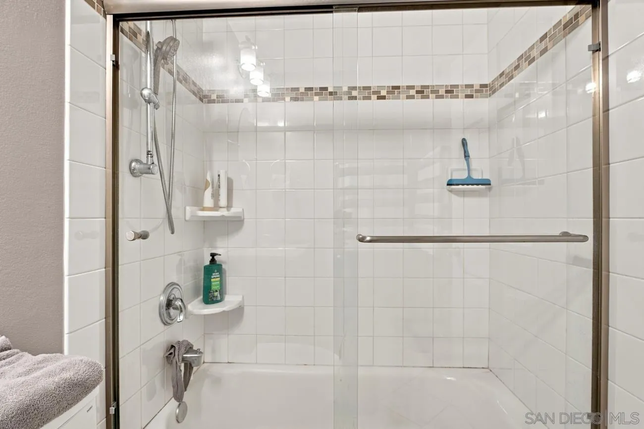 https://cdn.realtyfeed.com/cdn/127/260019379/6e6d719537def415c56b34deec3795a4.webp