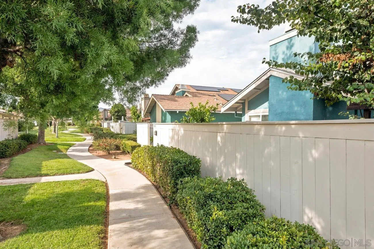https://cdn.realtyfeed.com/cdn/127/260019379/aae02e3e3935724ab569959c9684f957.webp