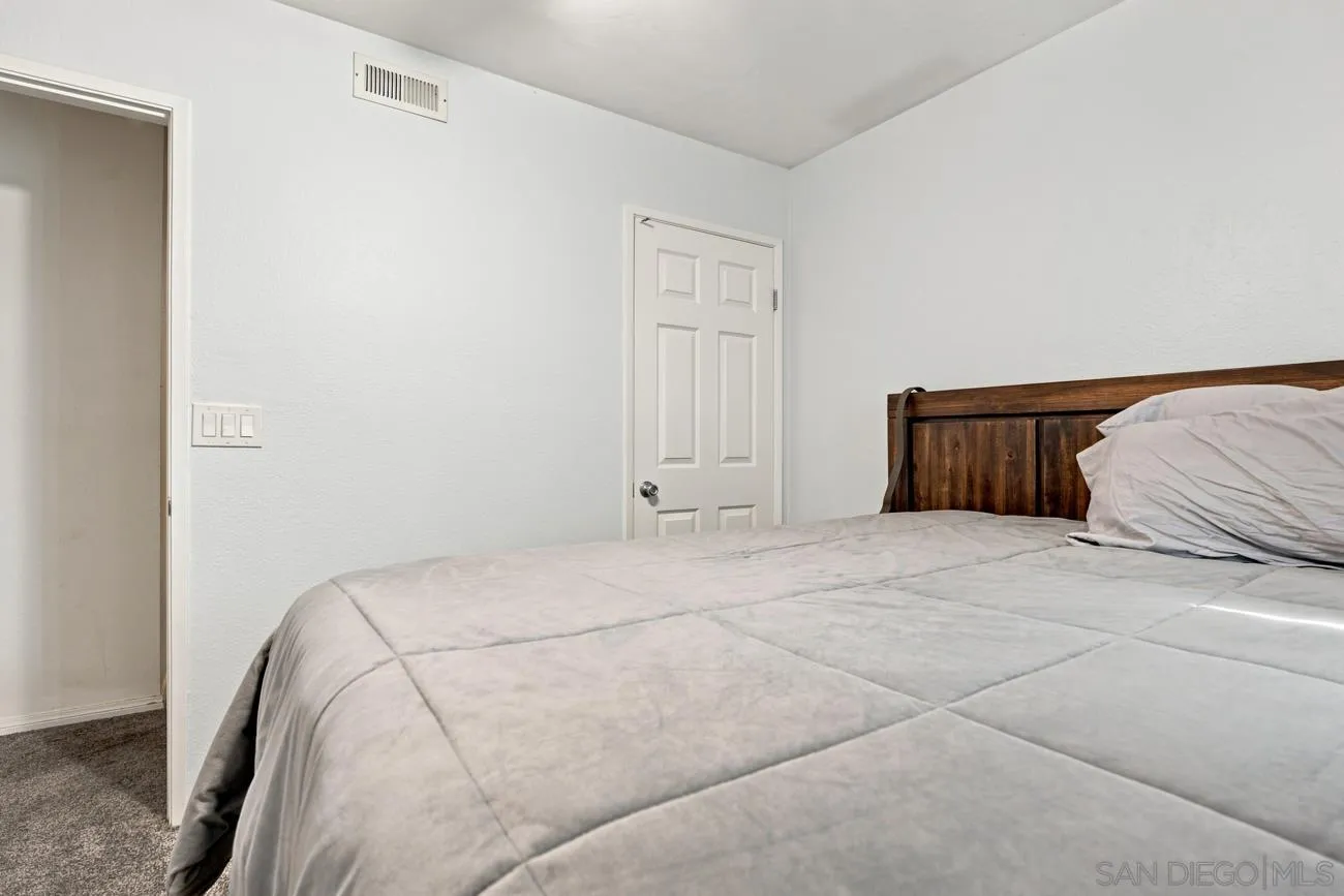 https://cdn.realtyfeed.com/cdn/127/260019379/b175a7f882b3f9421b6512293f5cce2f.webp