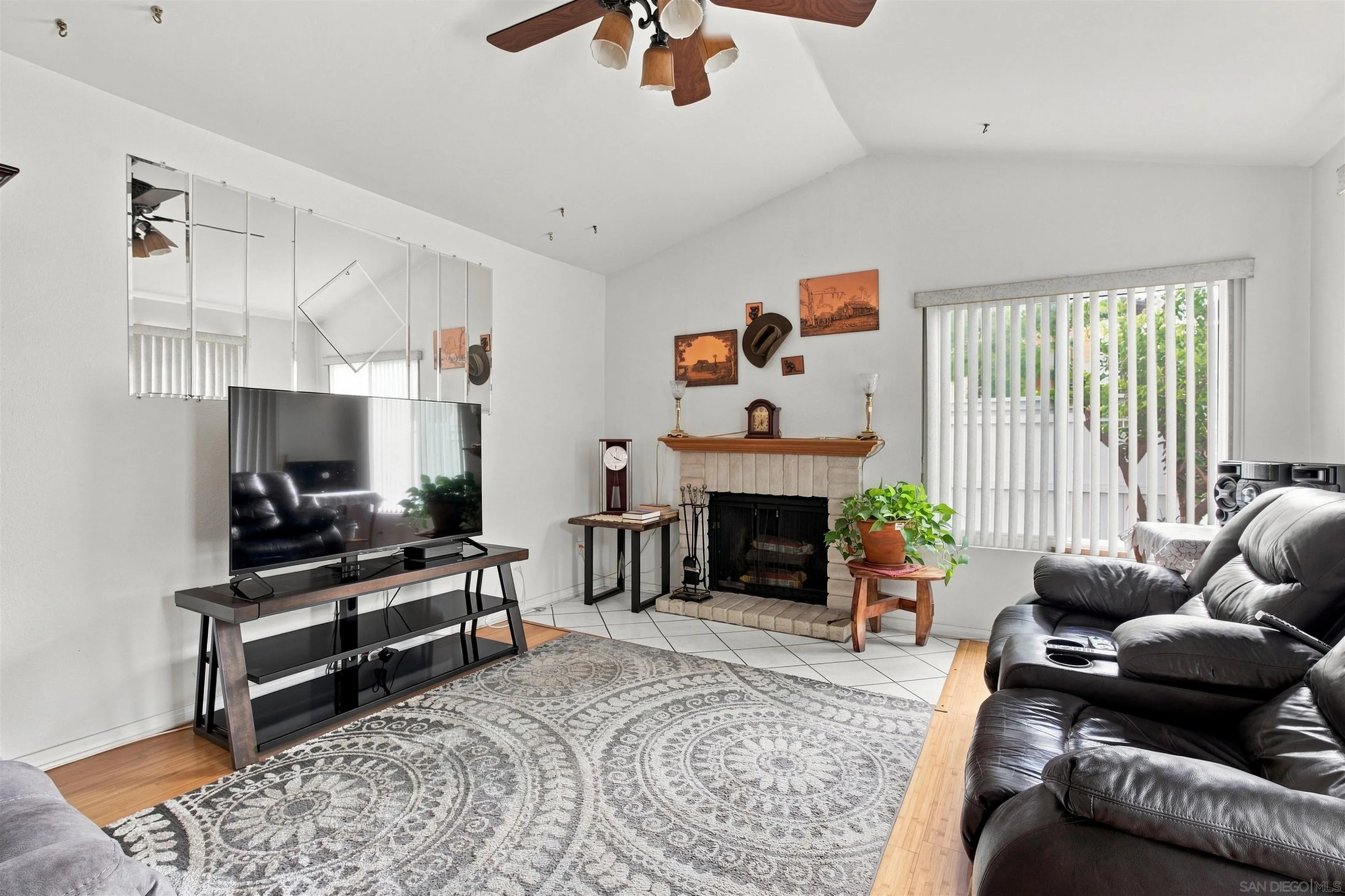 https://cdn.realtyfeed.com/cdn/127/260019379/f086e7d69aaacf5f7b7316c44e2c4b90.webp