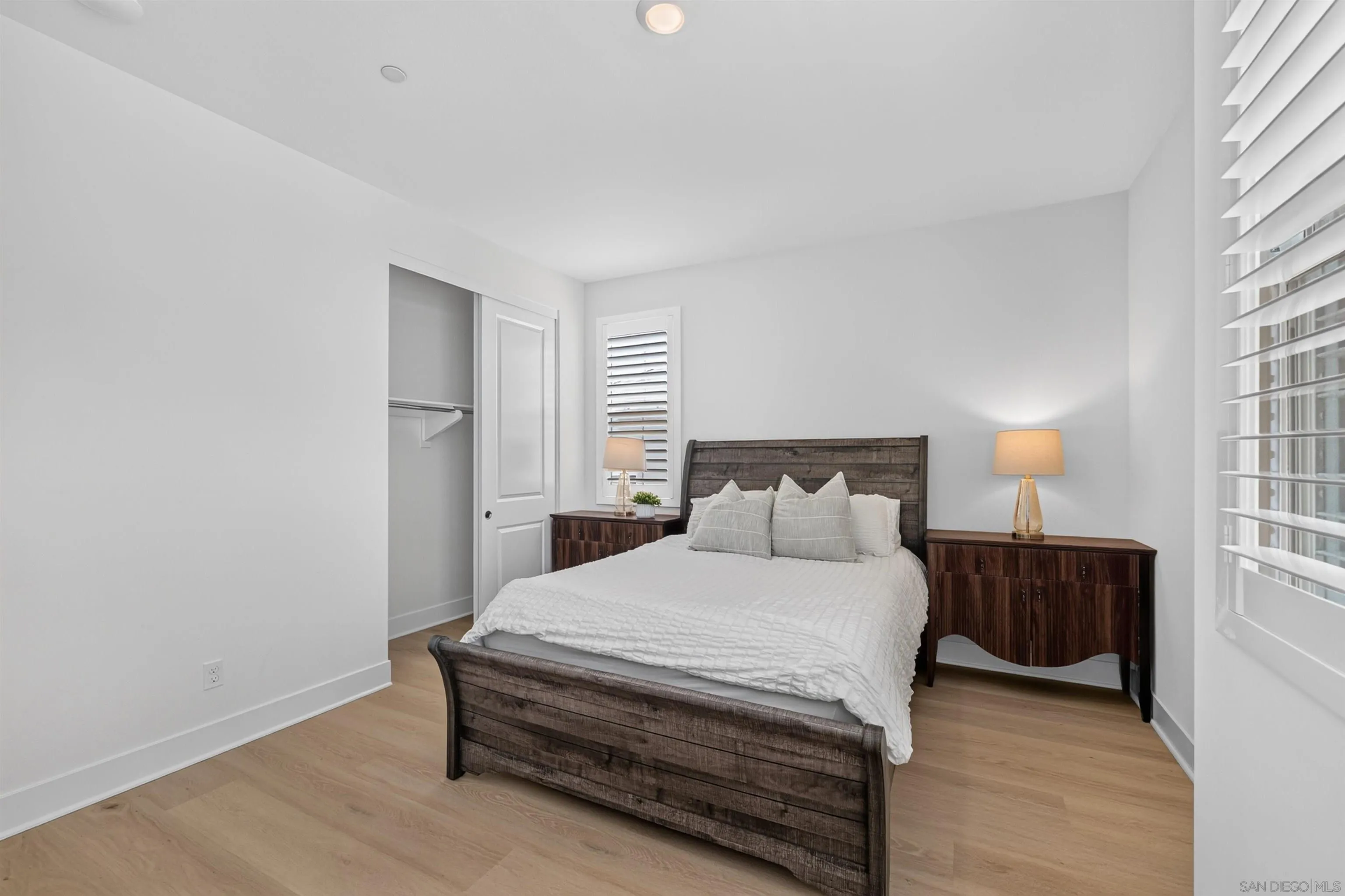 https://cdn.realtyfeed.com/cdn/127/260019380/19e2fdbff93addd9607f194ae78f0104.webp