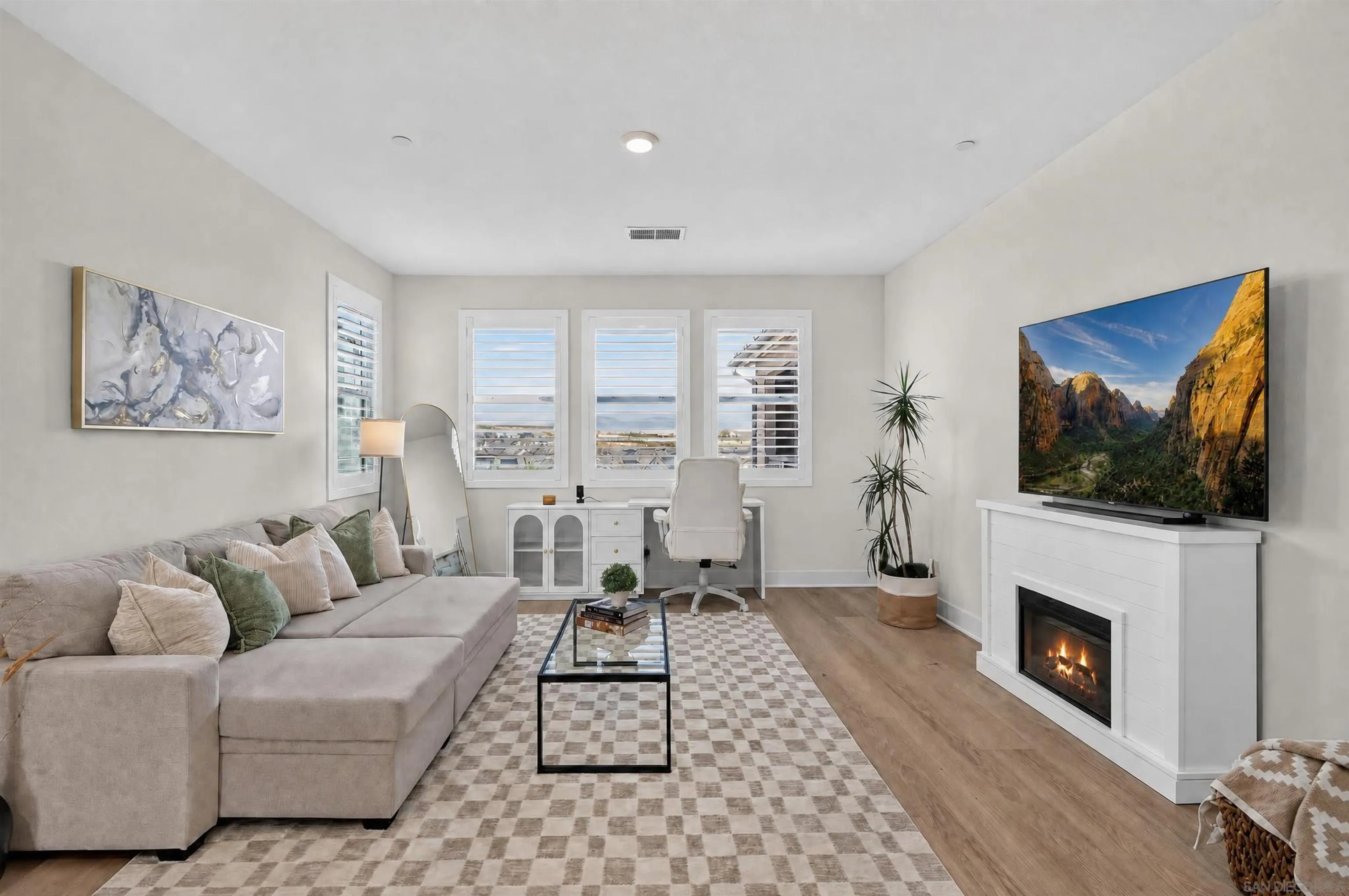 https://cdn.realtyfeed.com/cdn/127/260019380/27fe0dc0f0bd2d8314bc907538c185a1.webp