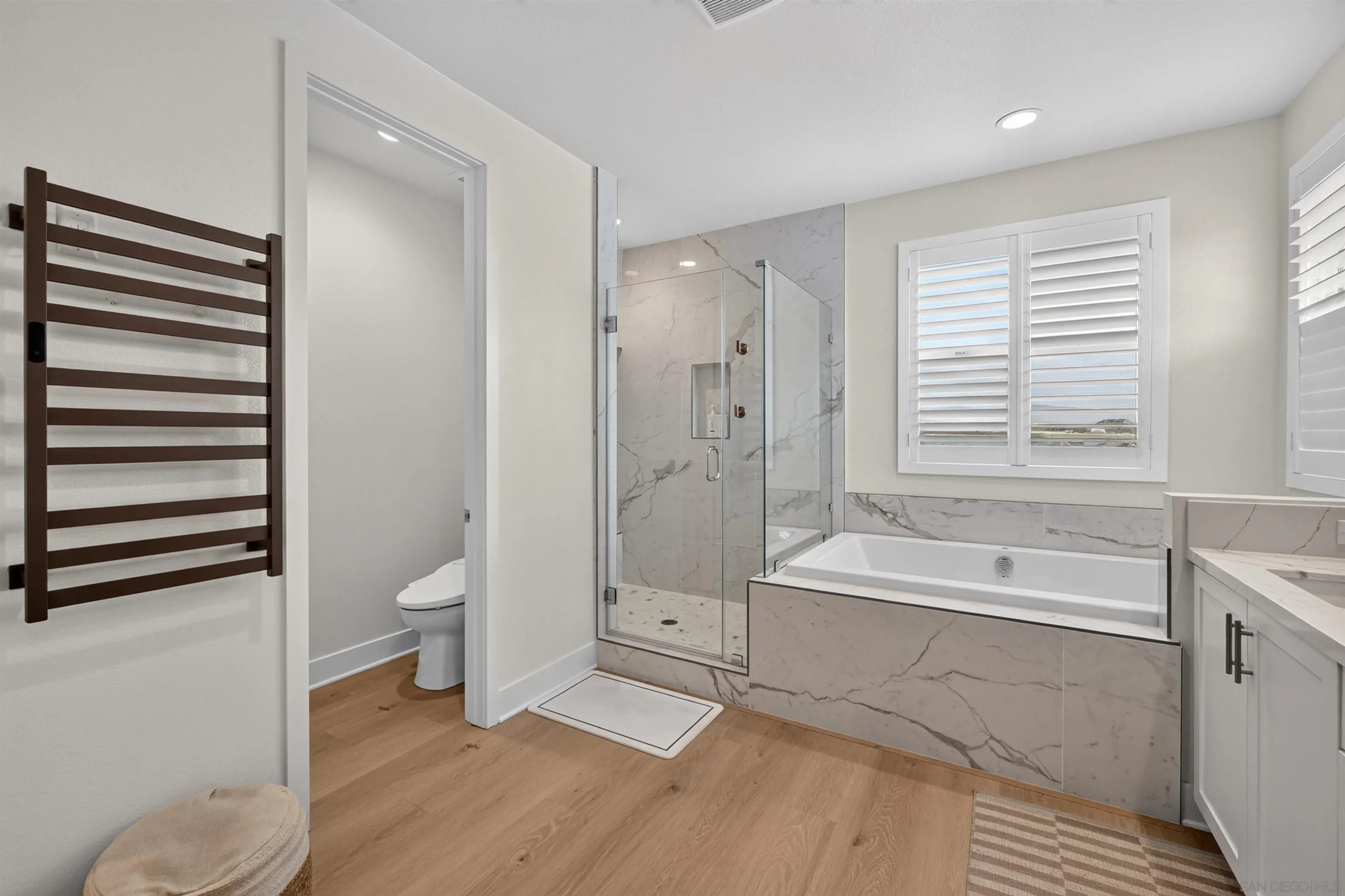 https://cdn.realtyfeed.com/cdn/127/260019380/3fe91d6c9238aa009bc085f0f5f318b4.webp