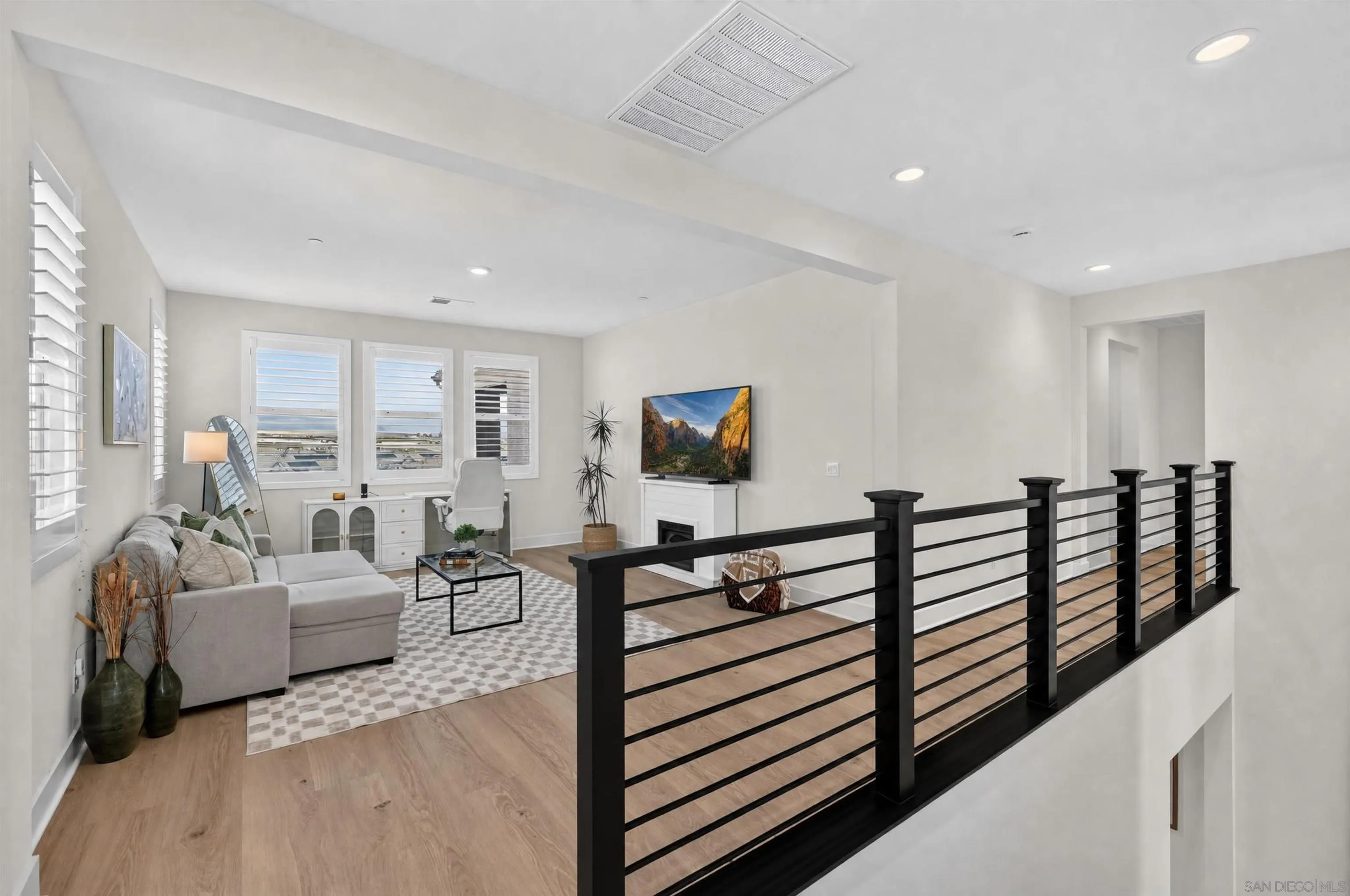 https://cdn.realtyfeed.com/cdn/127/260019380/ba266f9ddc7c72094a1ce9fab36966fe.webp