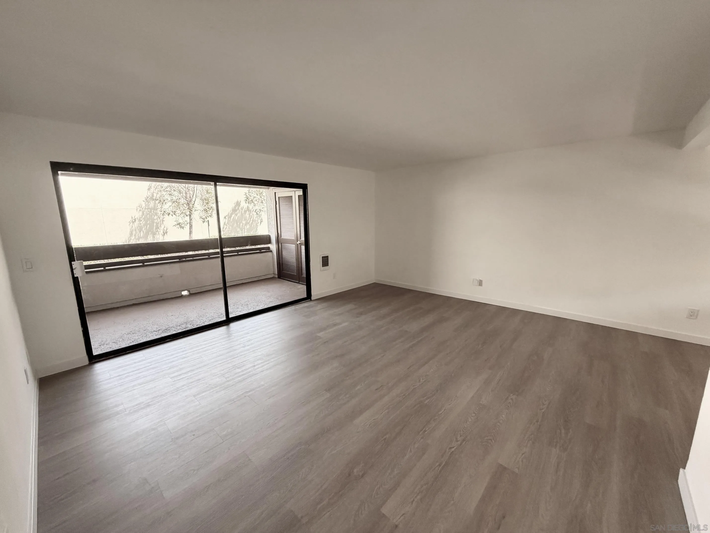 Photo #12: 260019382 Listing: Photo #12