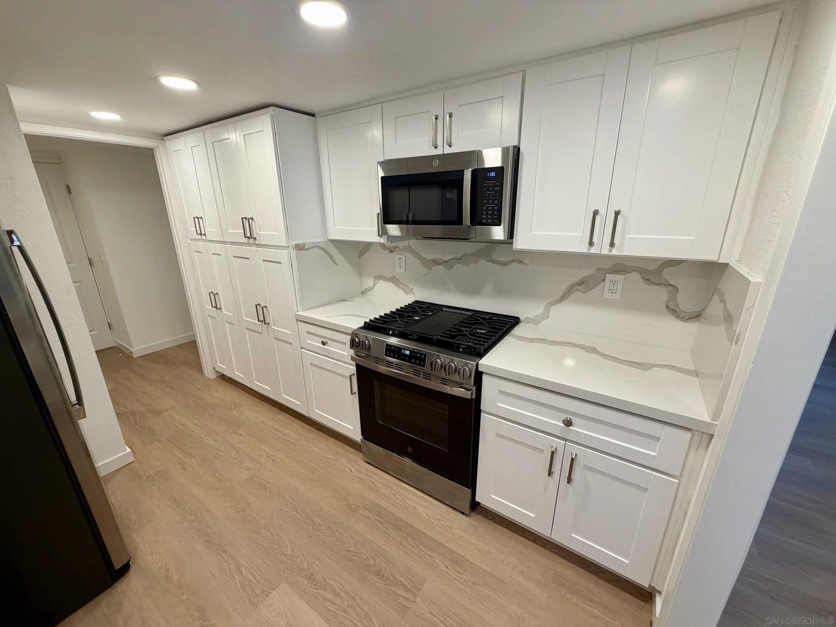 Photo #6: 260019382 Listing: Photo #6