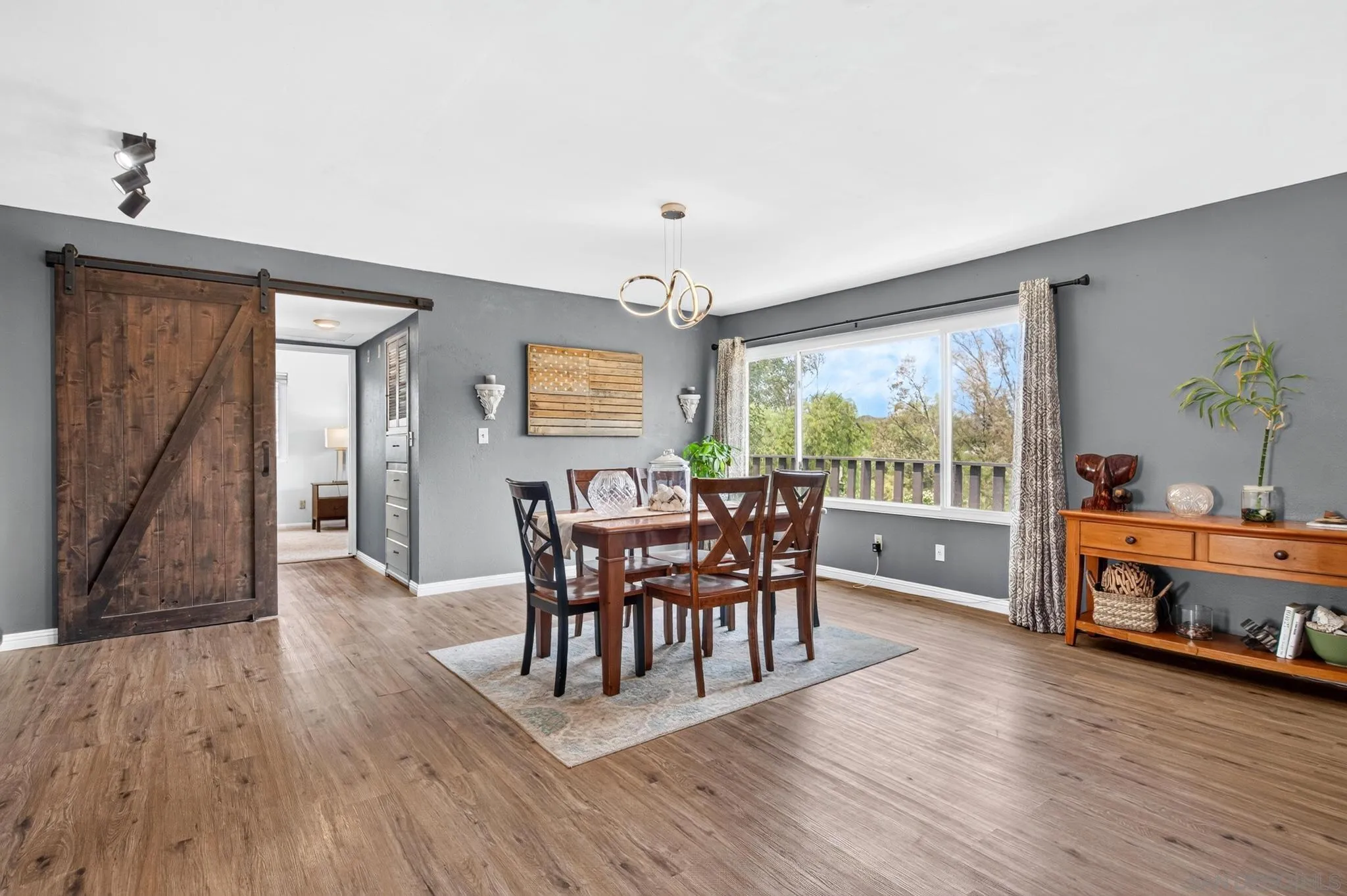 https://cdn.realtyfeed.com/cdn/127/260019384/74ebb9f8f2c9e8016d11b9cc16f82181.webp