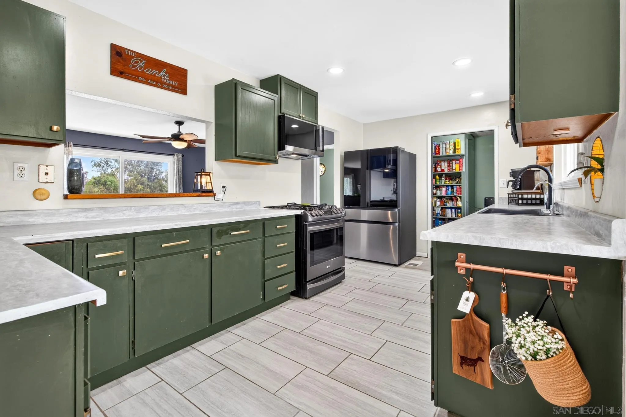 https://cdn.realtyfeed.com/cdn/127/260019384/84617f48abd3d615a82ab225f676b684.webp
