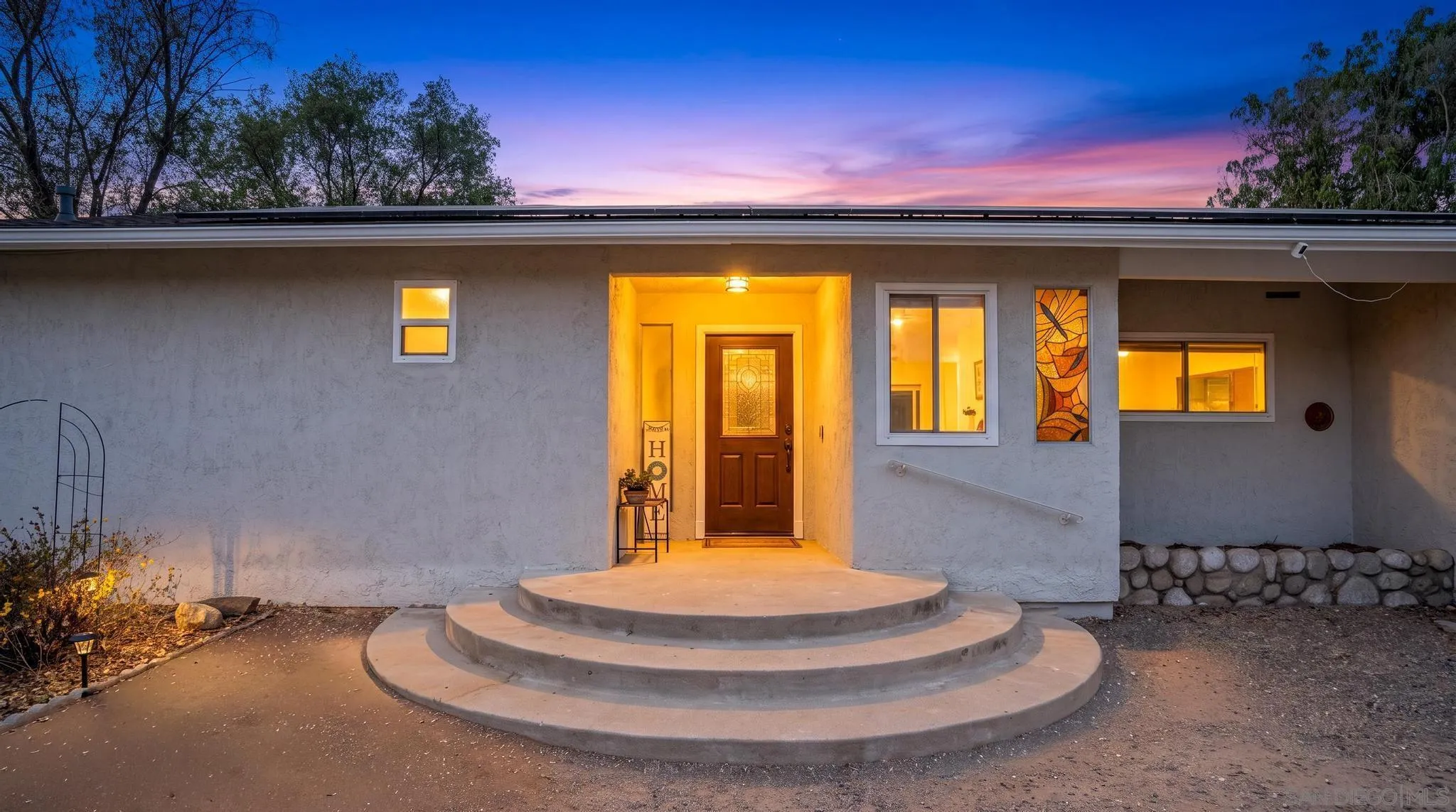 https://cdn.realtyfeed.com/cdn/127/260019384/c5b0689d2ddde828e2e236459d4b385f.webp