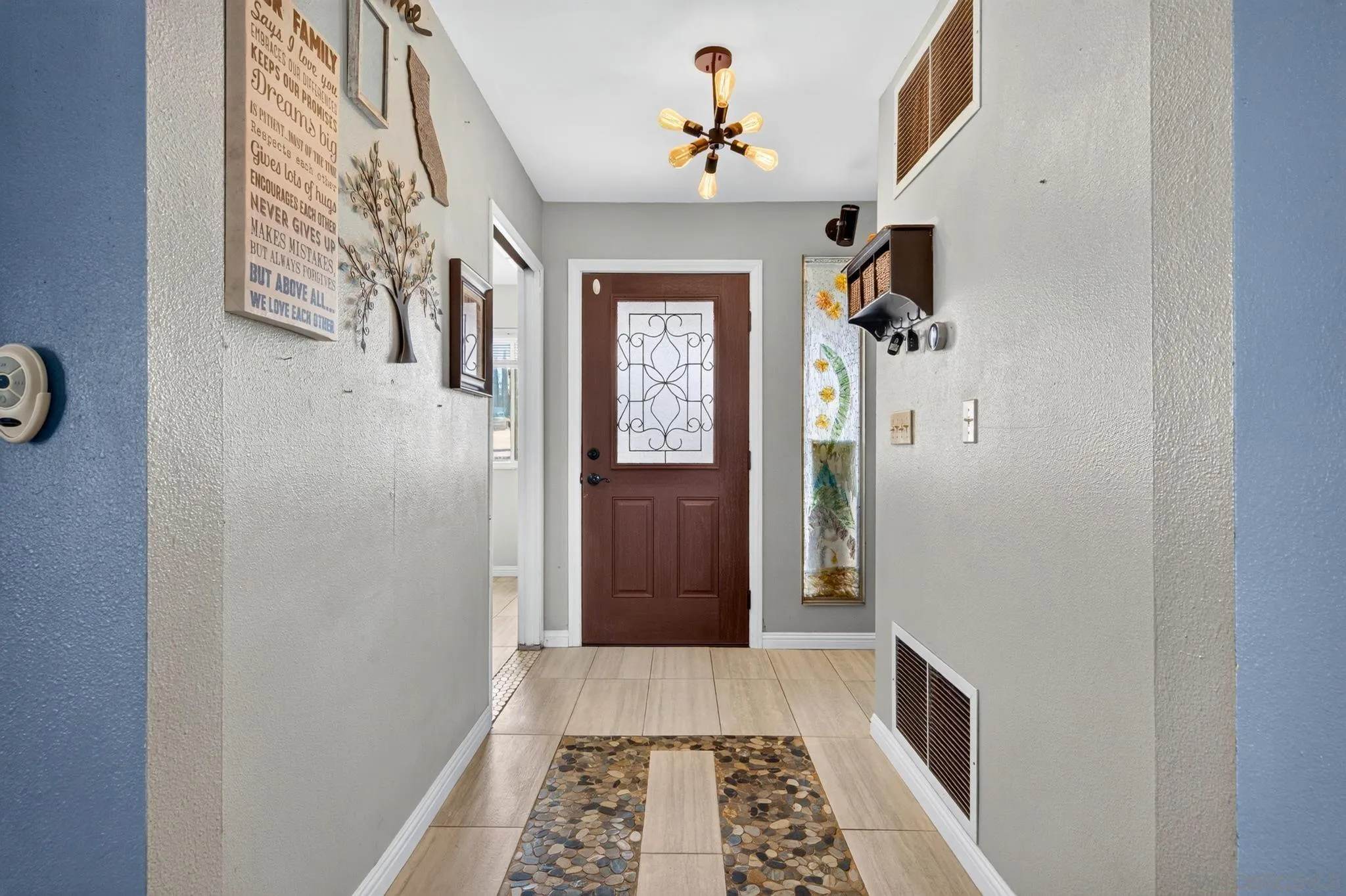 https://cdn.realtyfeed.com/cdn/127/260019384/cffd7c6832d4e6632ff4c2a9b9cf5f61.webp