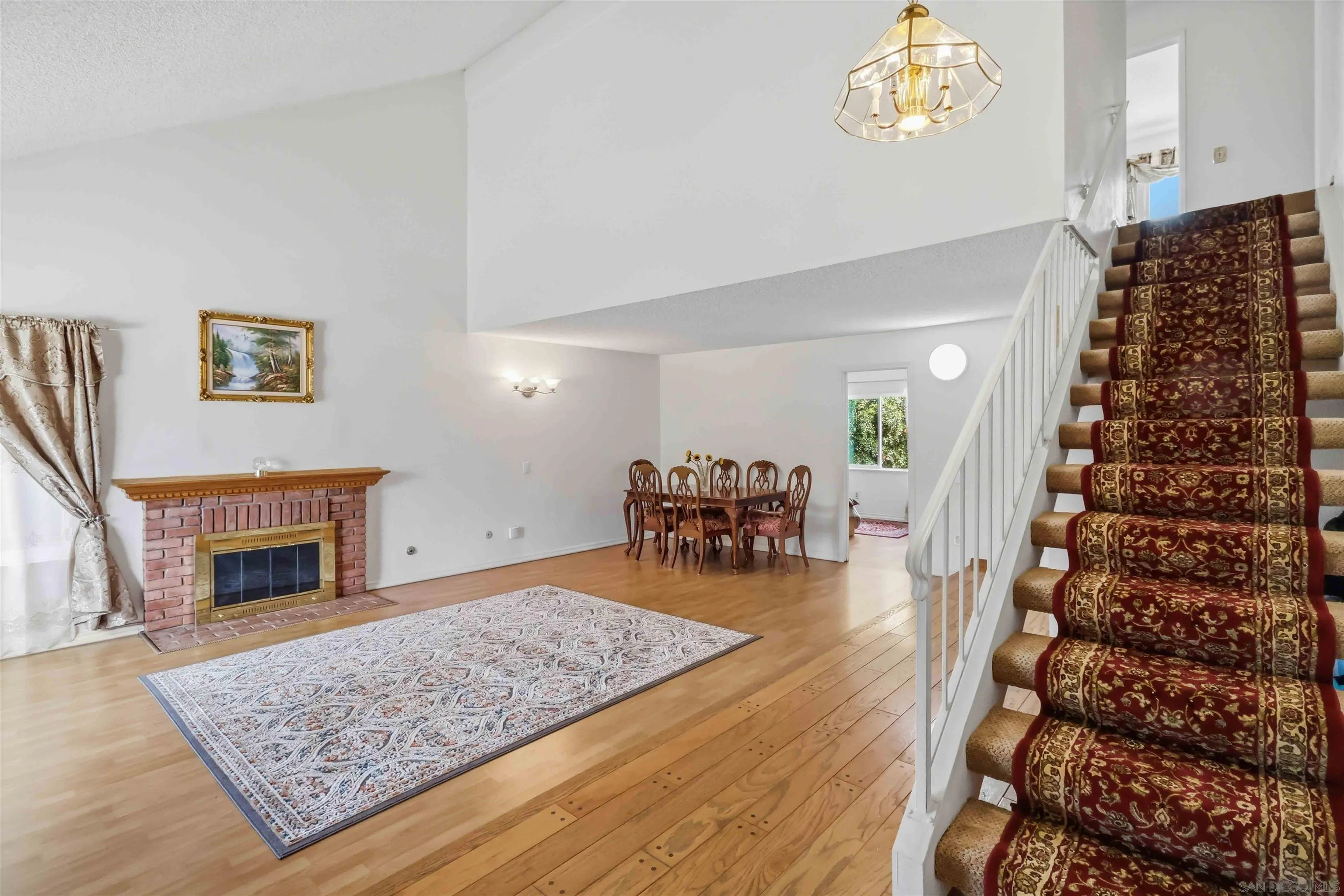 https://cdn.realtyfeed.com/cdn/127/260019386/007db85ea4121d2b5dd489ab030b2a4a.webp