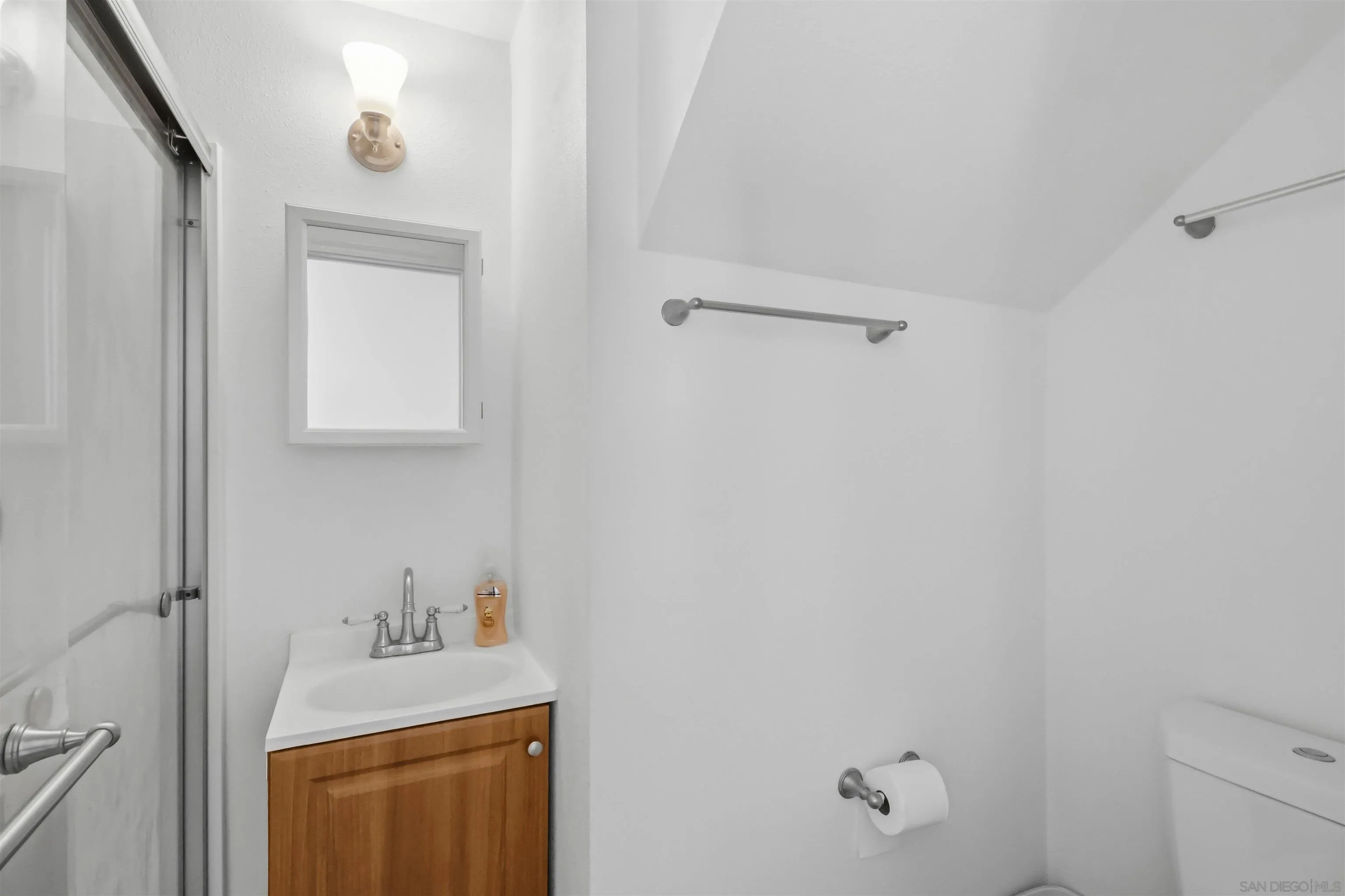 https://cdn.realtyfeed.com/cdn/127/260019386/11a0a6dbec6e782b5ab285e85b18b7c2.webp