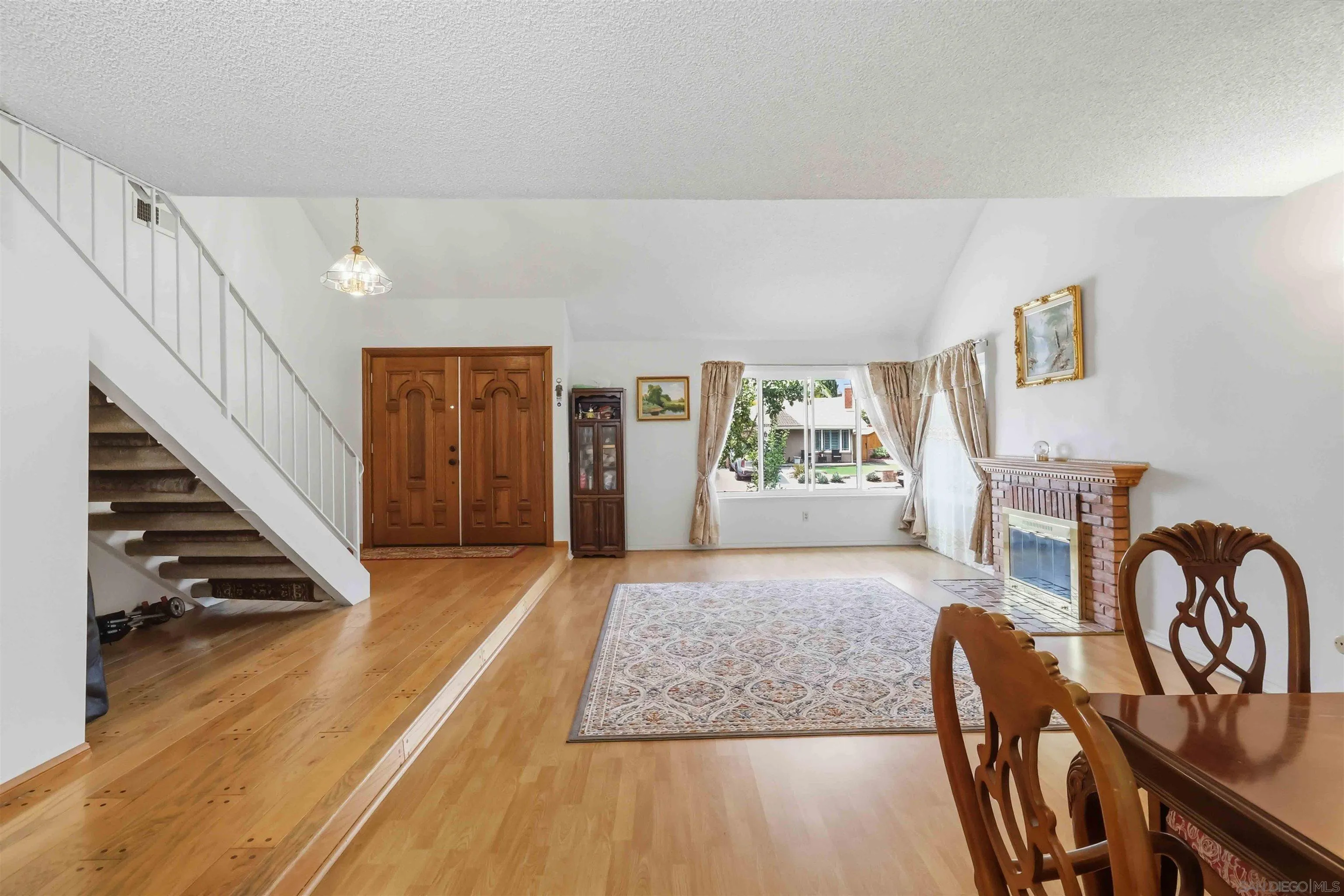 https://cdn.realtyfeed.com/cdn/127/260019386/2a94c4f8a33855a0271219cb5e65279d.webp