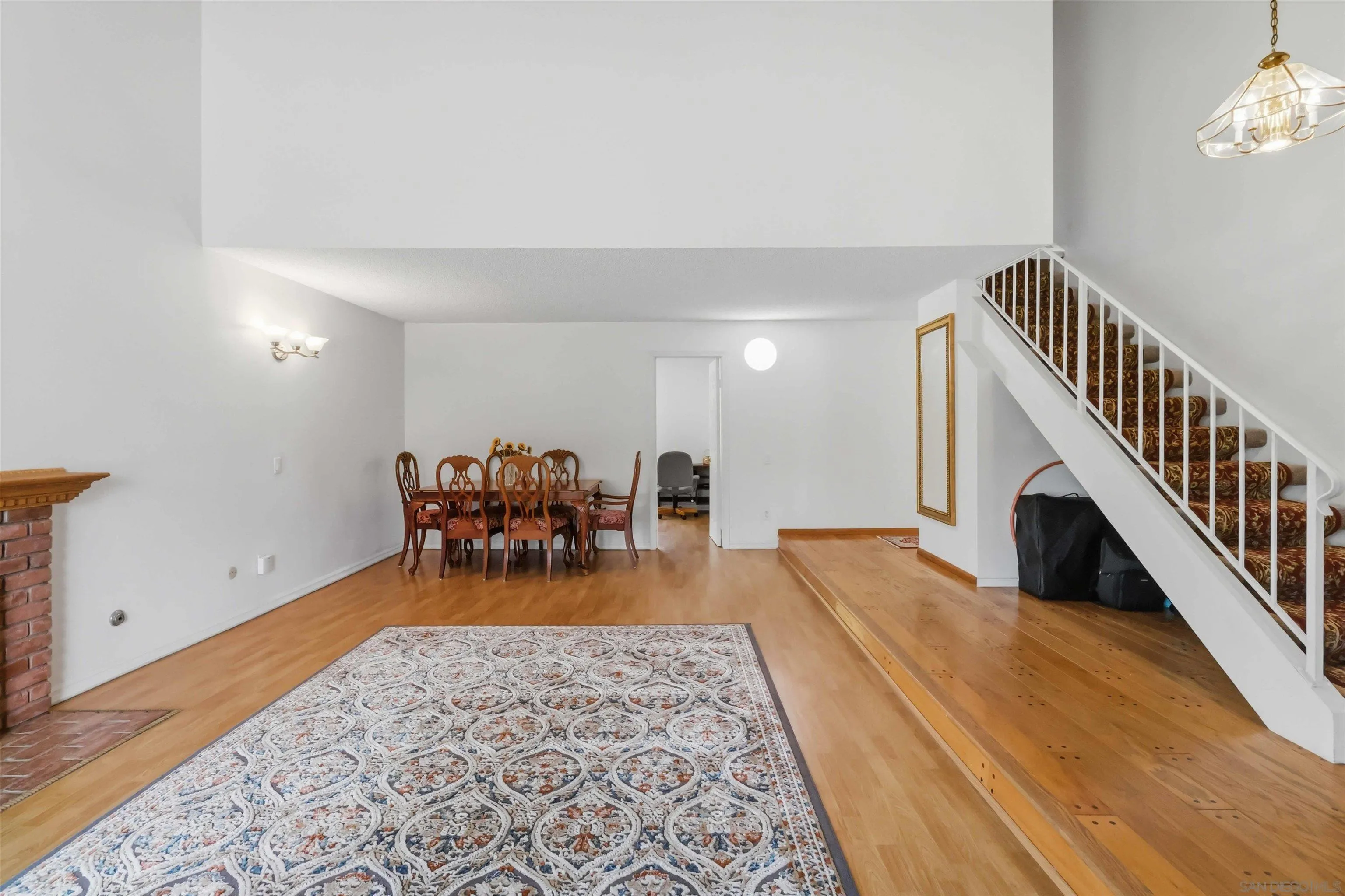 https://cdn.realtyfeed.com/cdn/127/260019386/3f26651d15353de75687802fb97b2241.webp