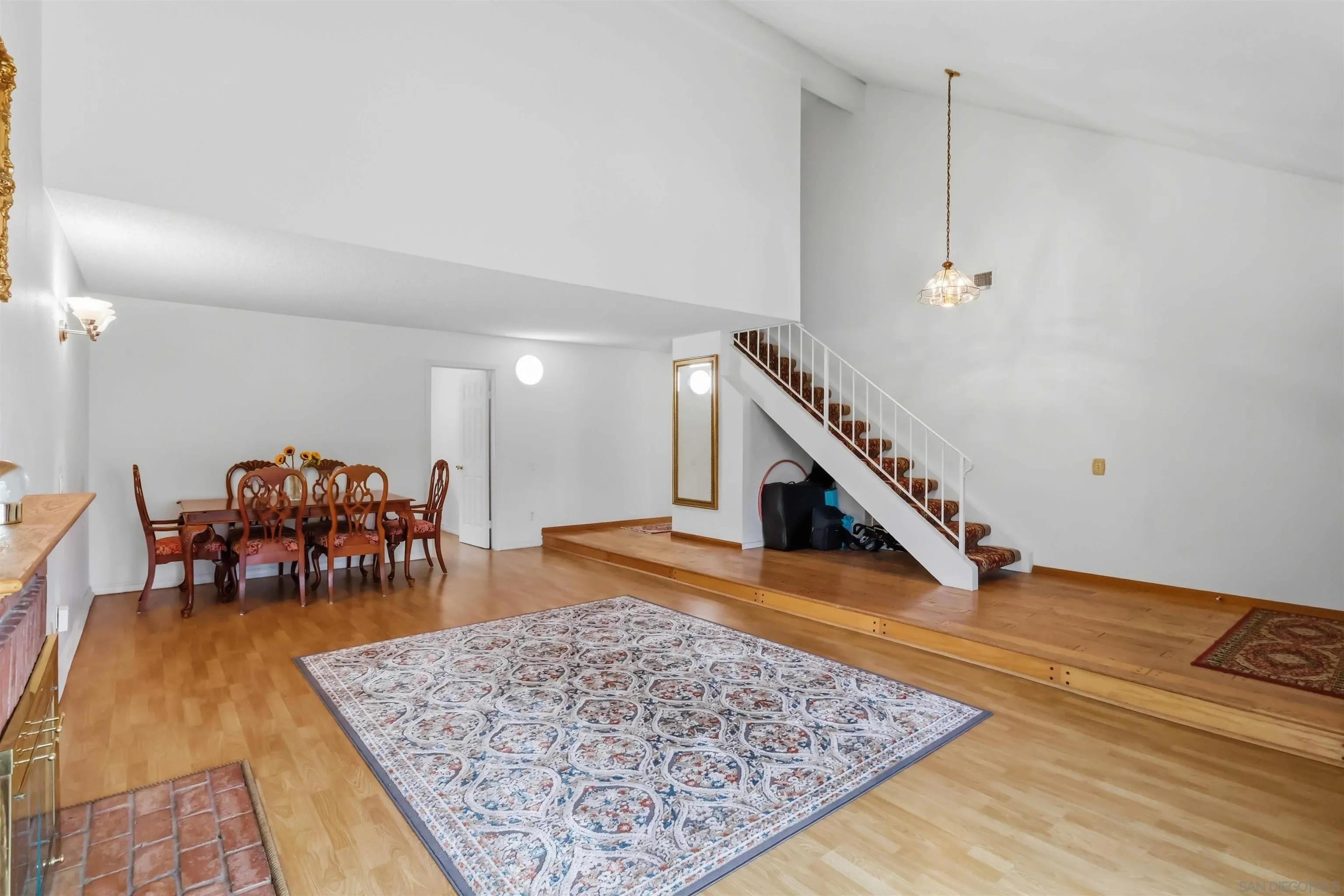 https://cdn.realtyfeed.com/cdn/127/260019386/626956ad5f4220b276f6b4e17bf1d091.webp